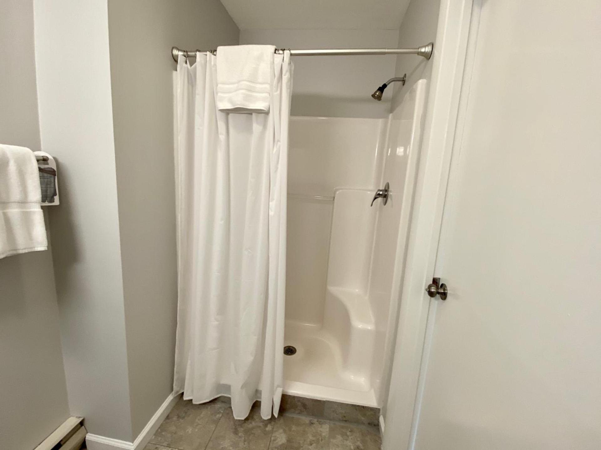 East Shore Lodging photo 4