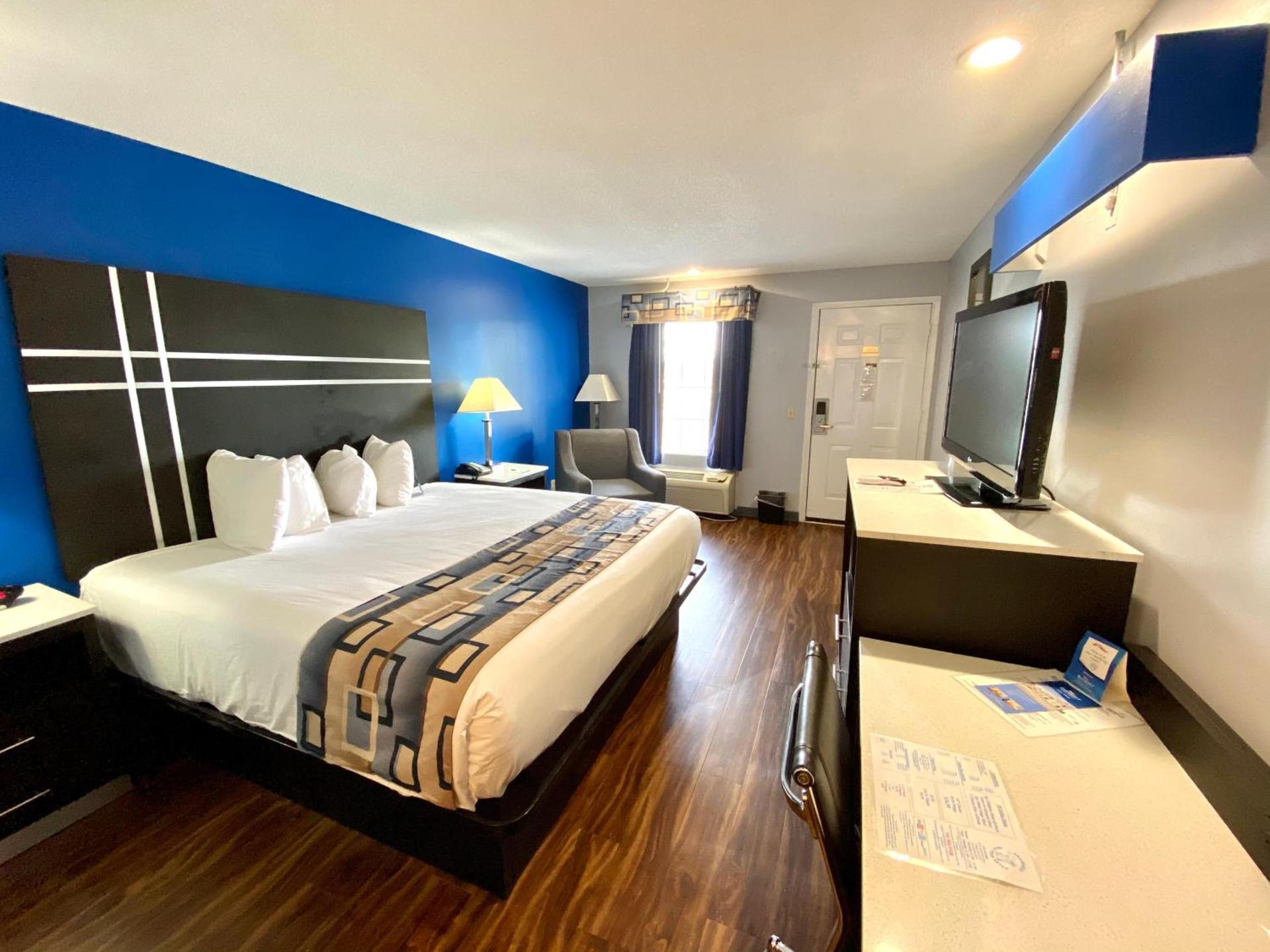 Baymont by Wyndham Albany at Albany Mall photo 6