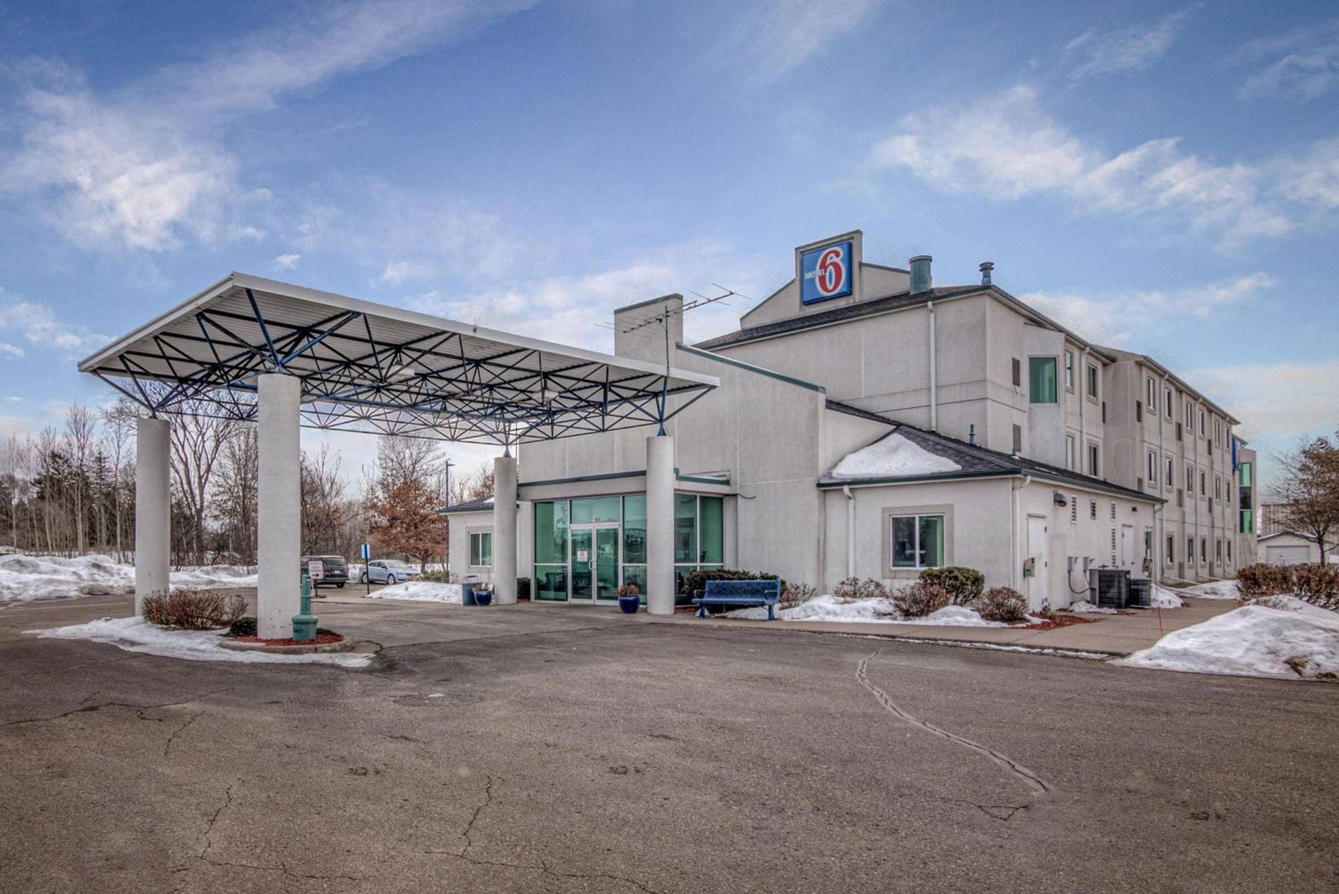 Econo Lodge Menomonie photo 3