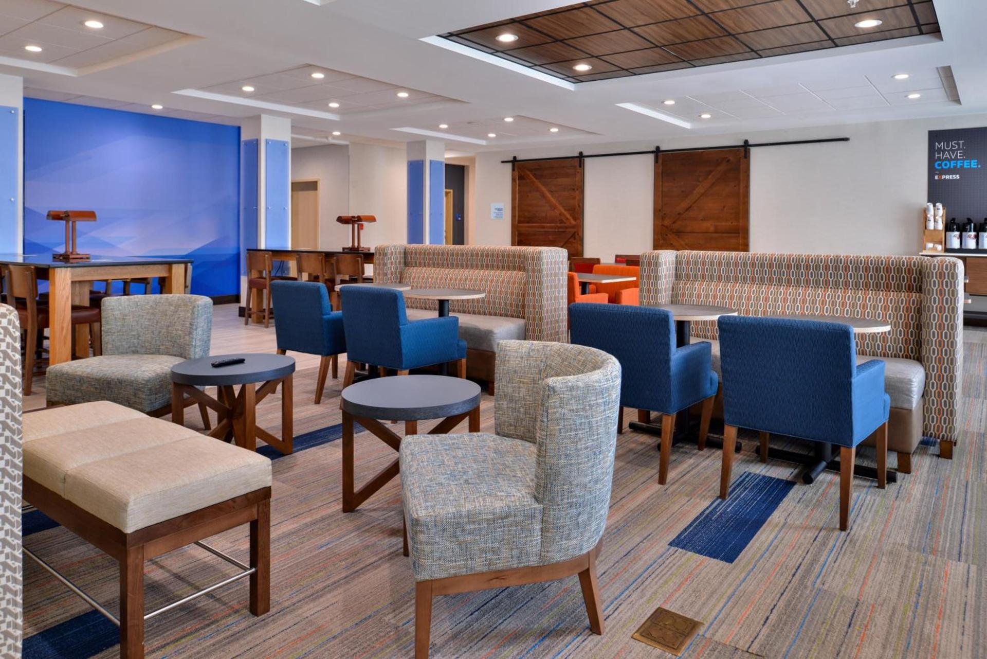 Holiday Inn Express Hotel & Suites Cincinnati - Mason by IHG photo 53