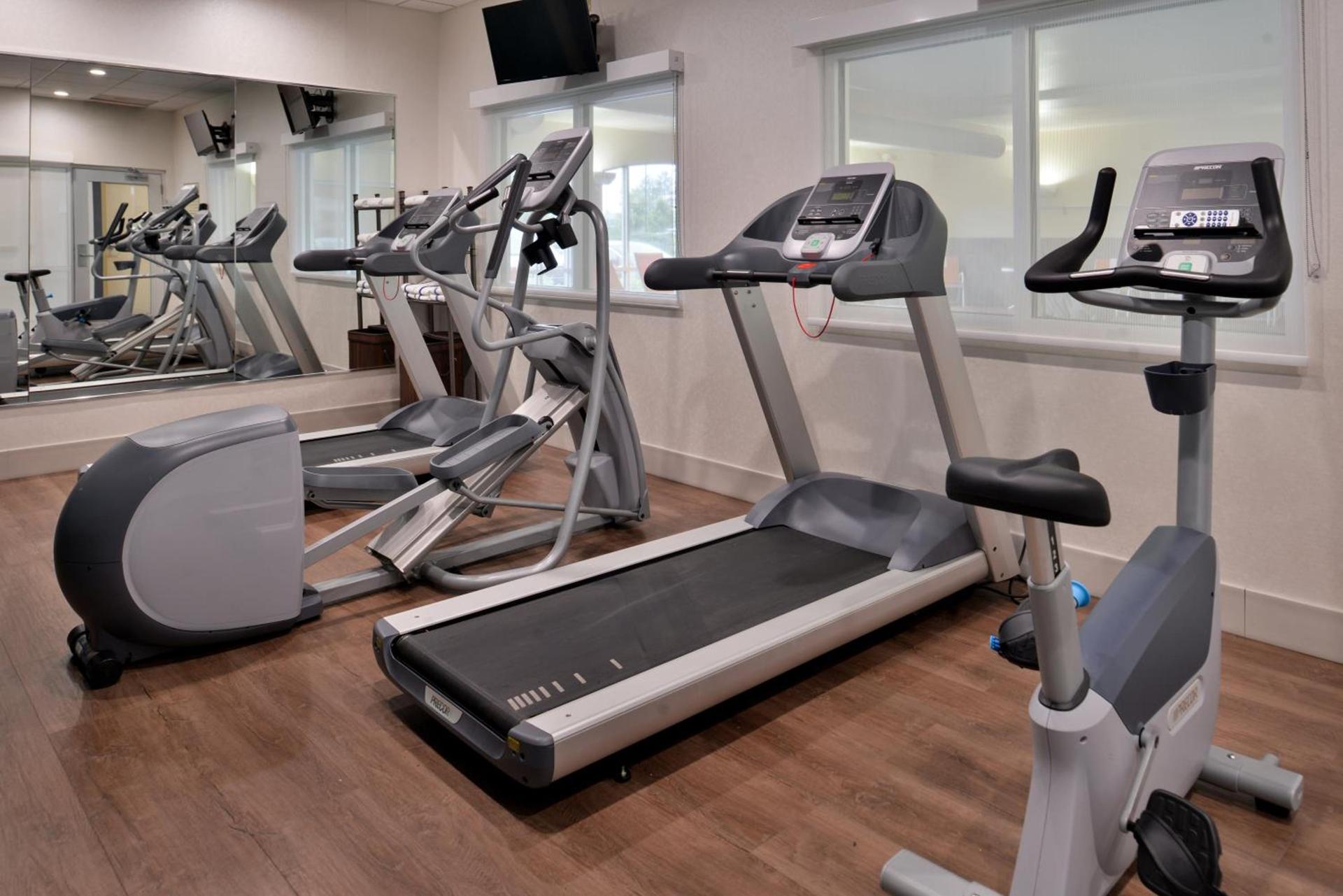 Holiday Inn Express Hotel & Suites Cincinnati - Mason by IHG photo 41