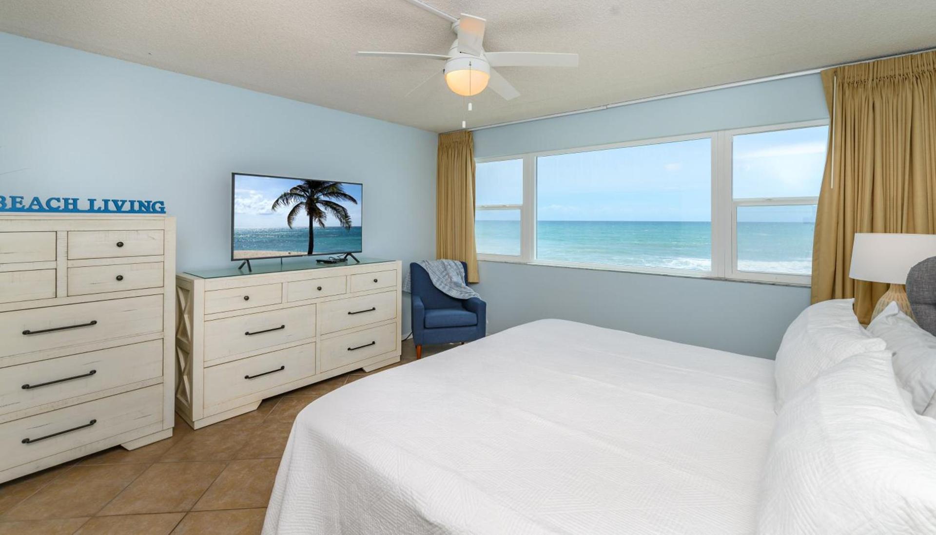 Paradise Beach Club - Oceanfront and Penthouse photo 57