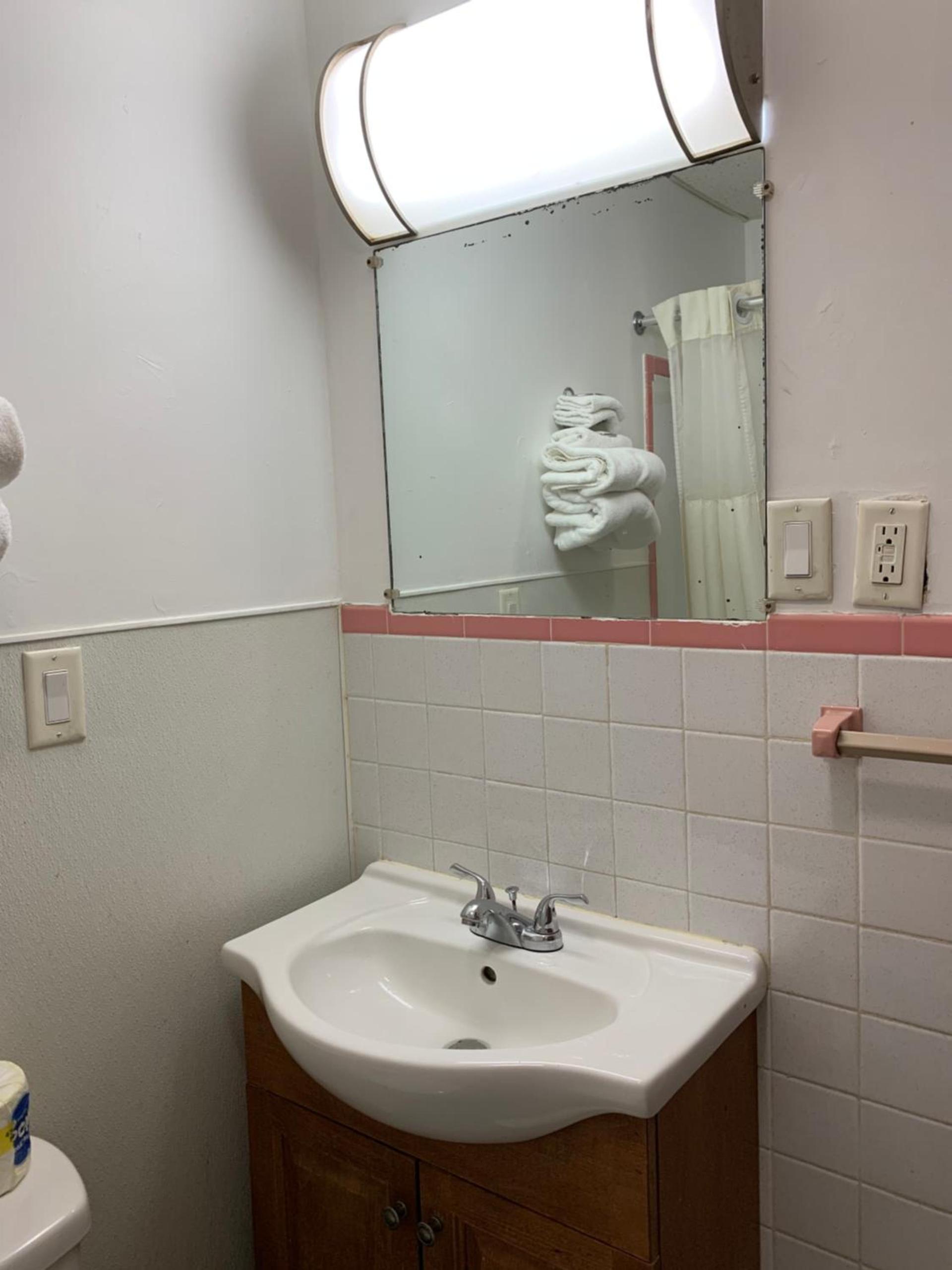Budget Inn photo 18