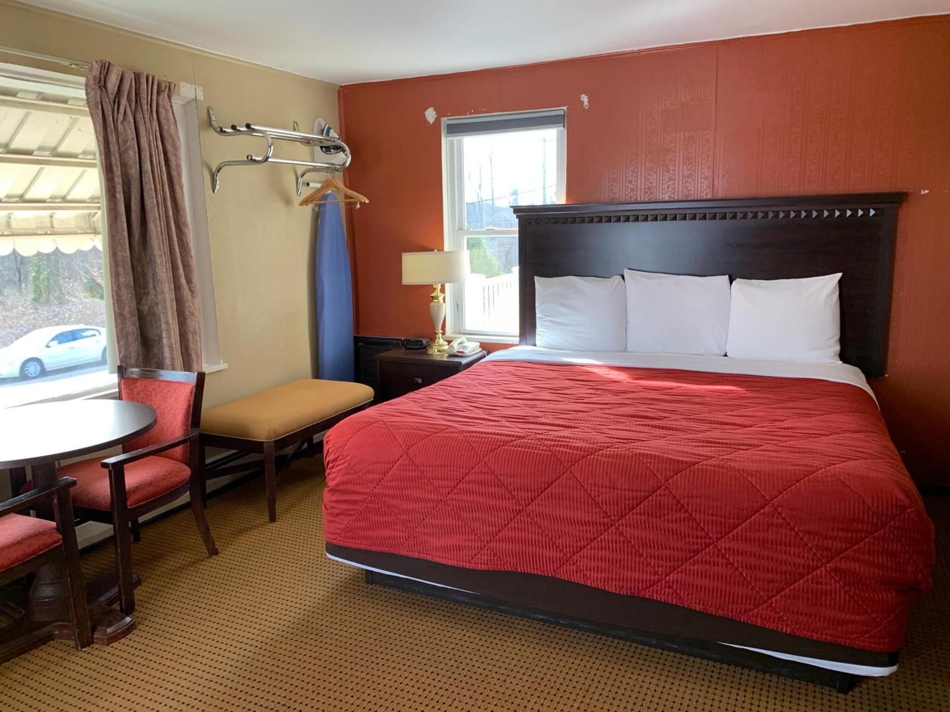 Budget Inn photo 19