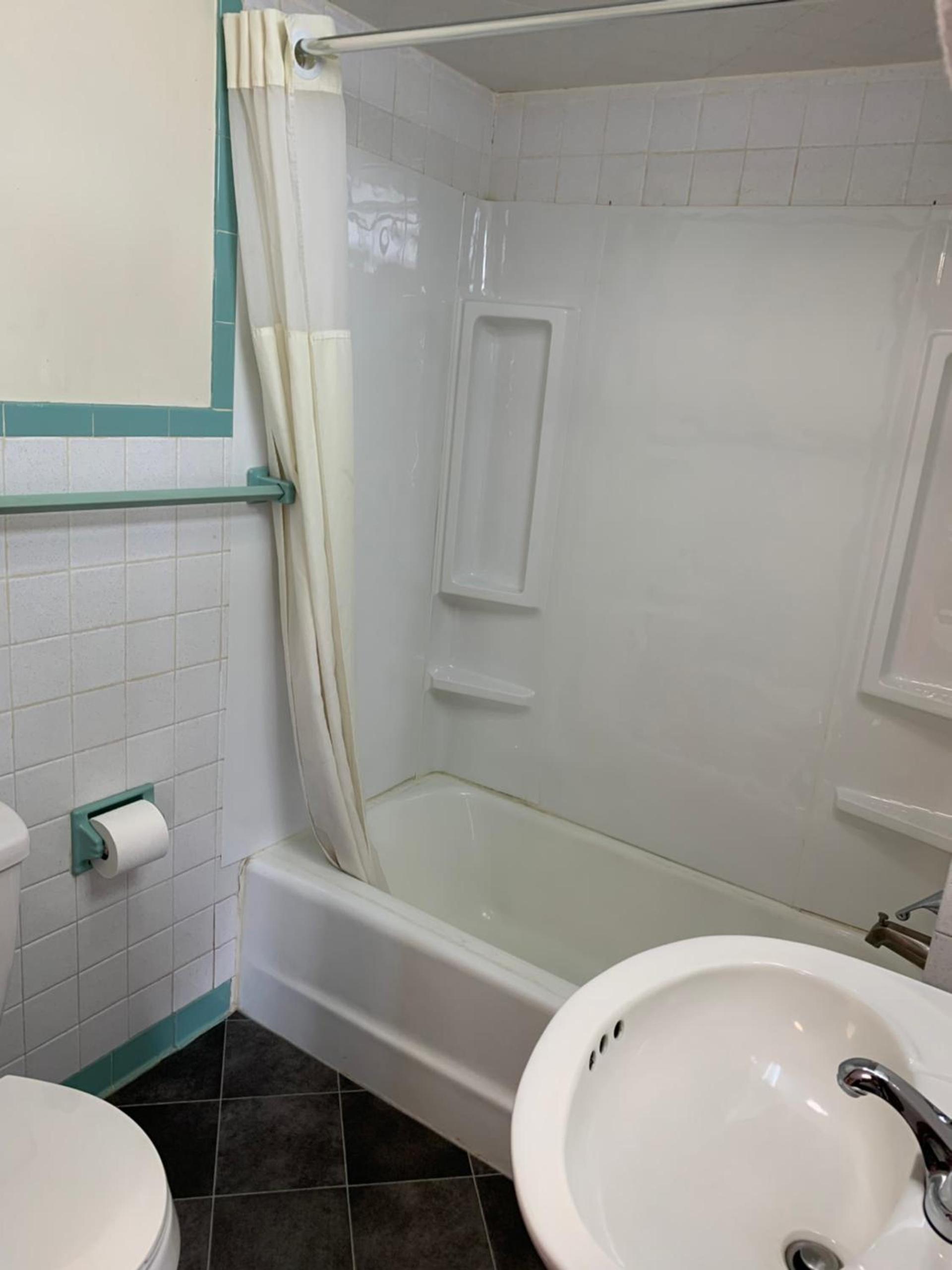 Budget Inn photo 22