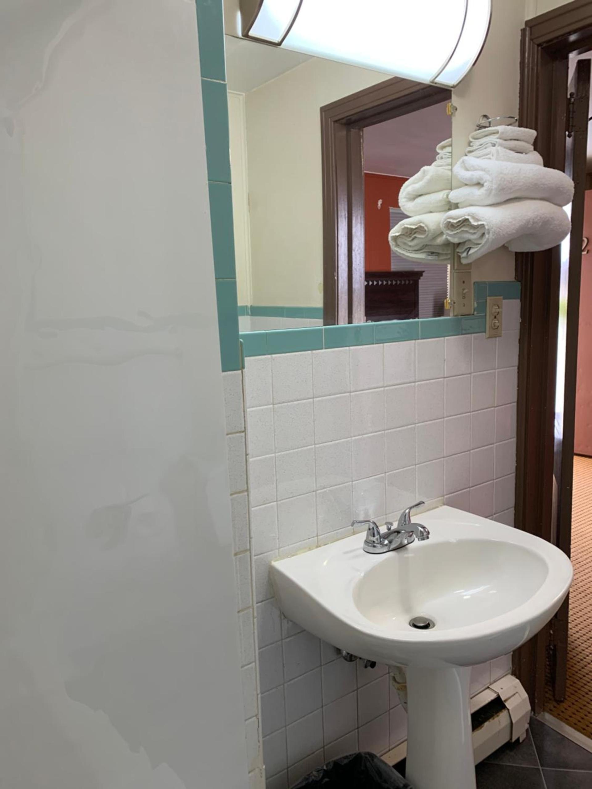 Budget Inn photo 23