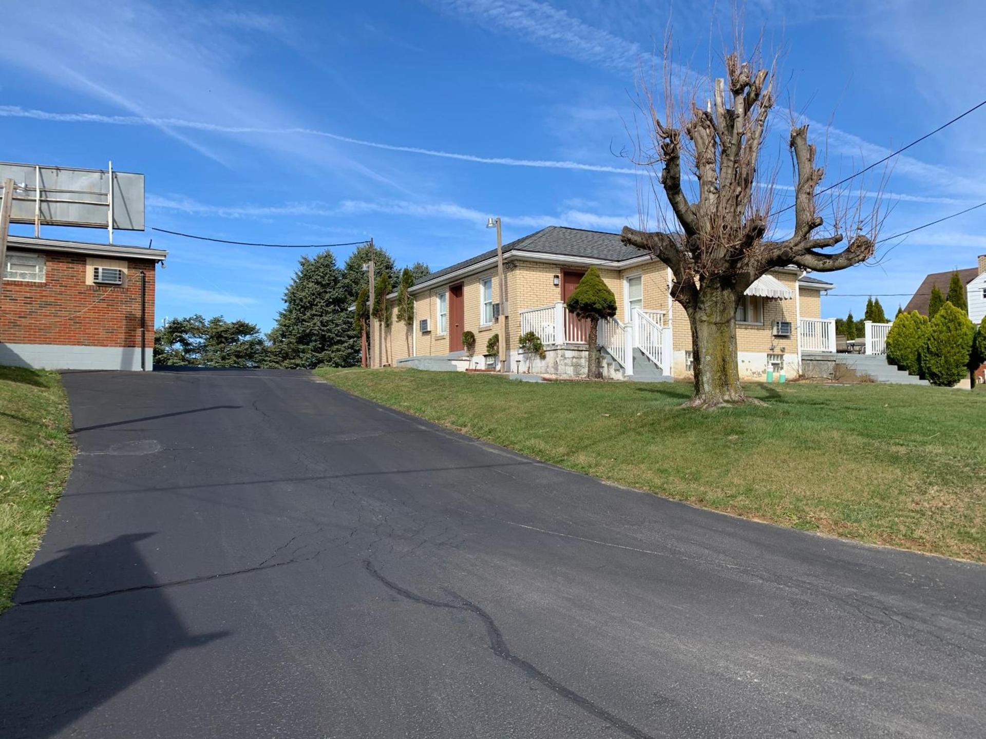 Budget Inn photo 2