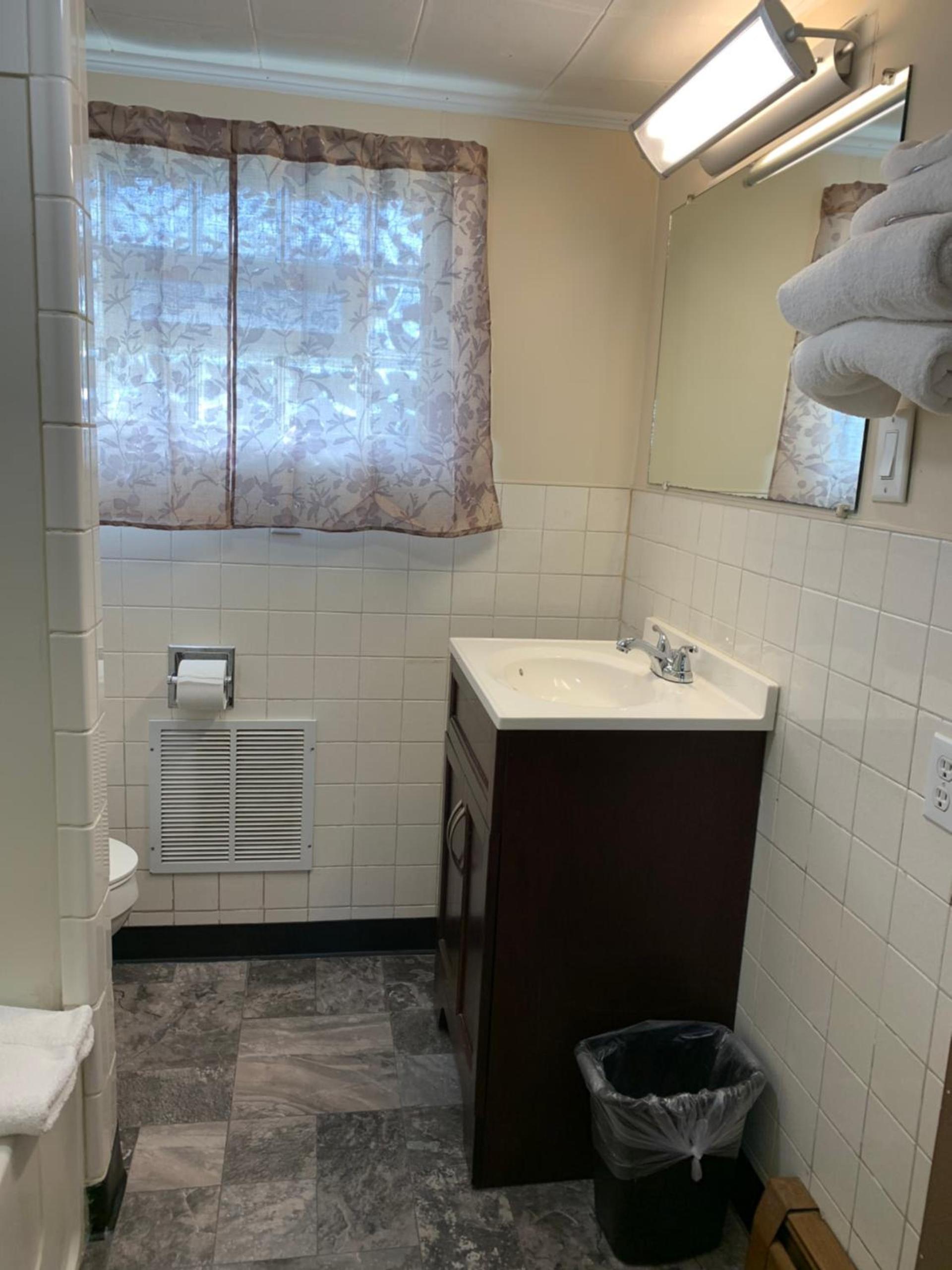 Budget Inn photo 30
