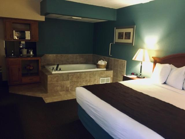 AmericInn by Wyndham Chippewa Falls photo 7