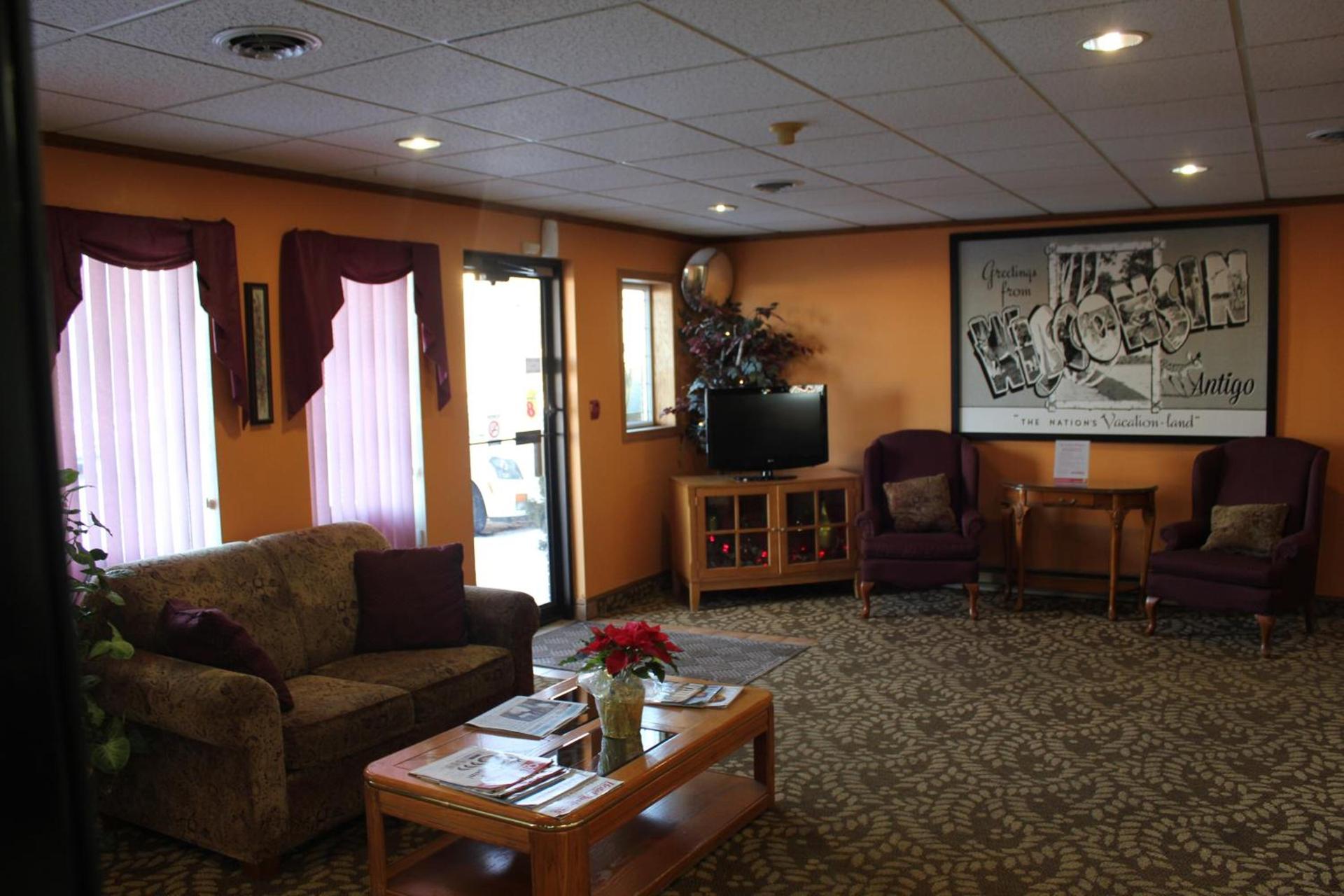 Super 8 by Wyndham Antigo photo 19