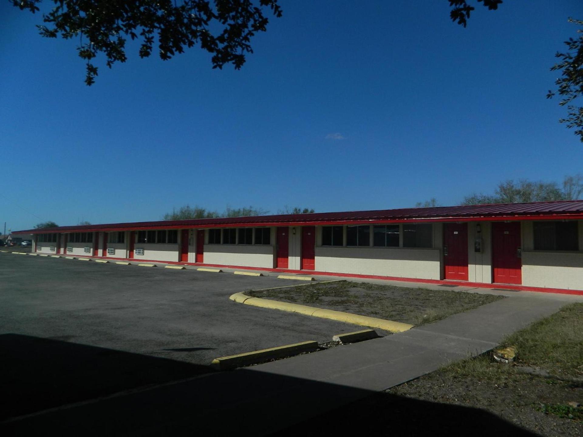 Freer Motel photo 15