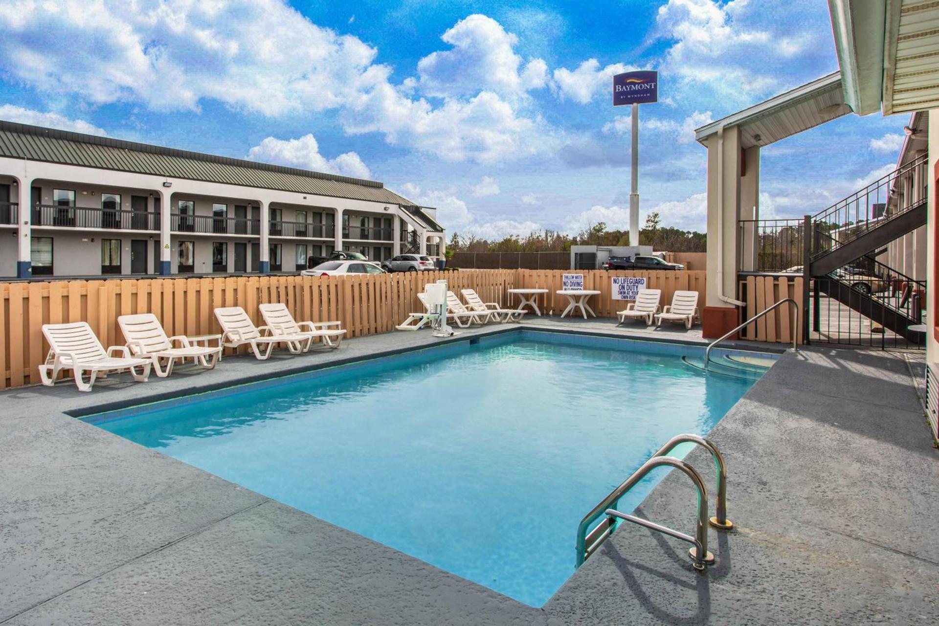 Super 8 by Wyndham Florence photo 25