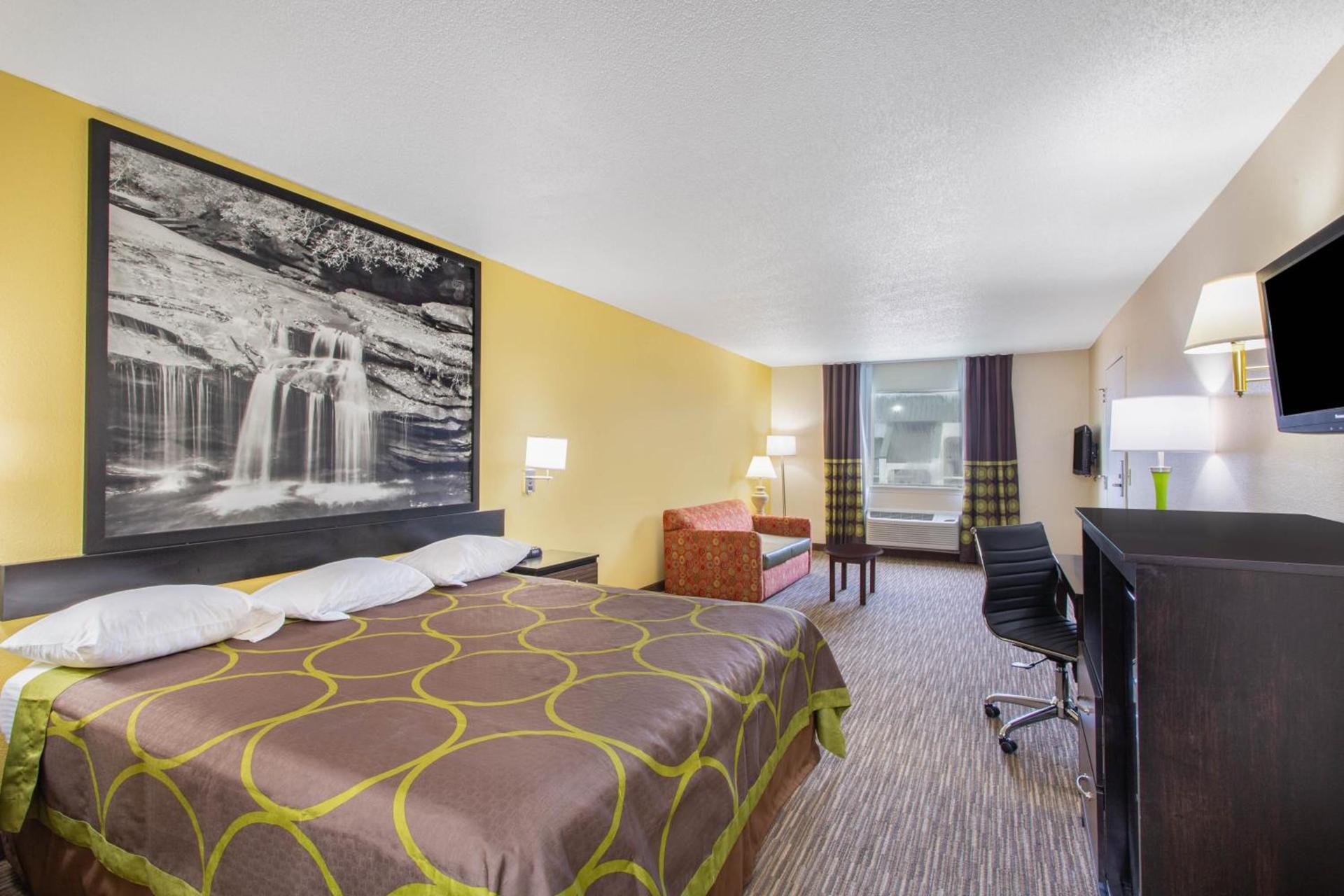 Super 8 by Wyndham Florence photo 39