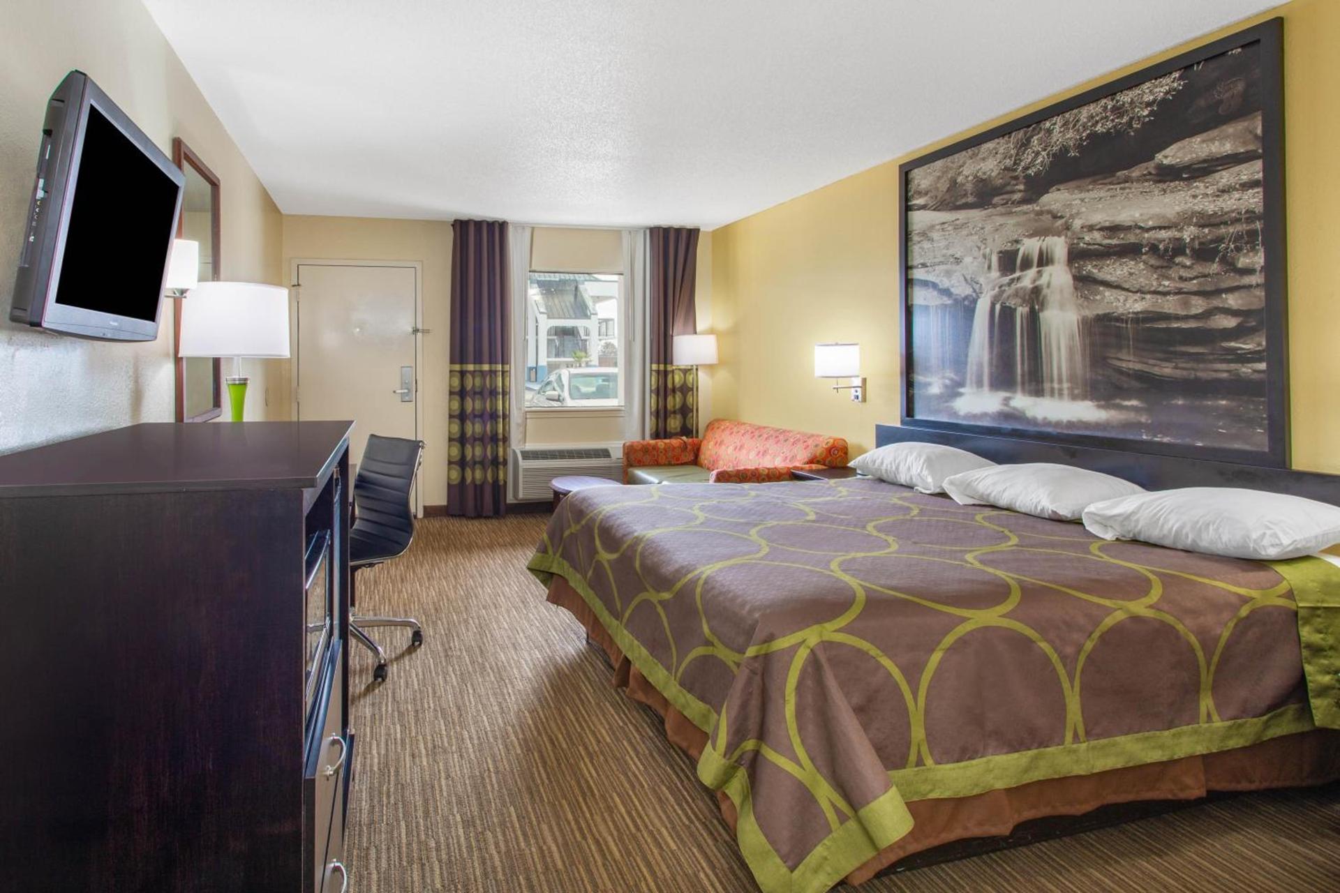Super 8 by Wyndham Florence photo 49