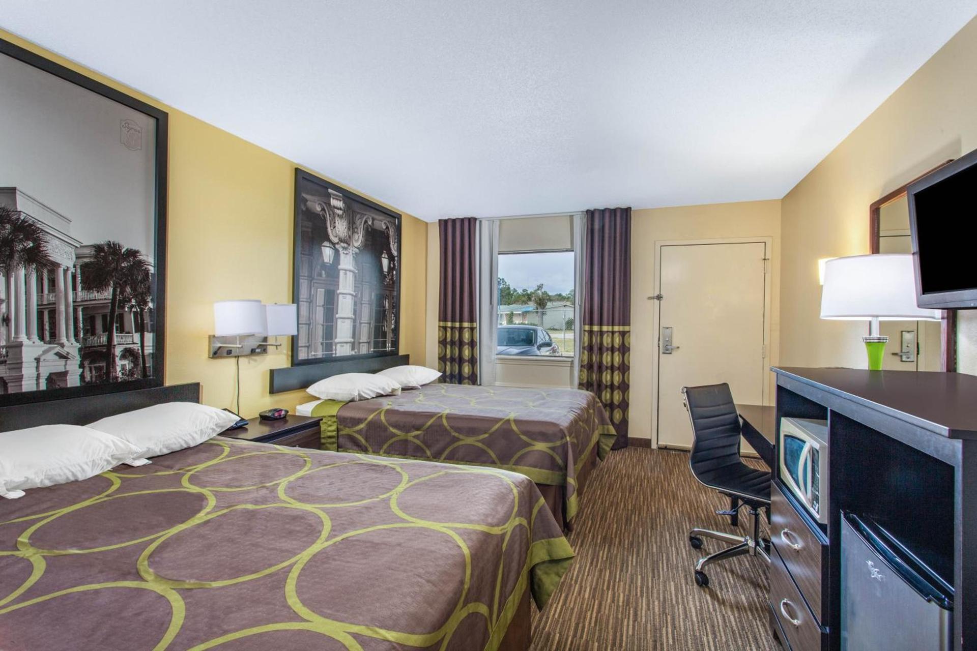 Super 8 by Wyndham Florence photo 35