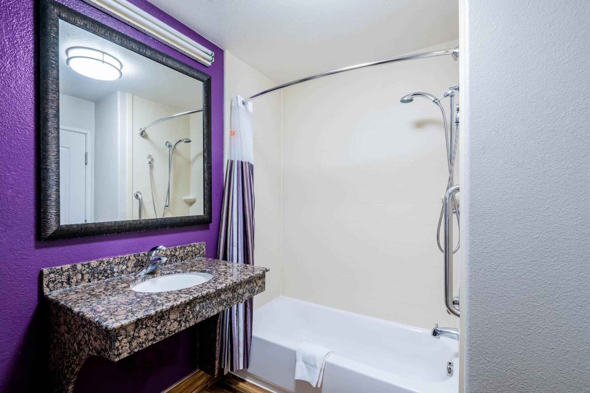 La Quinta by Wyndham DFW Airport West - Bedford photo 23