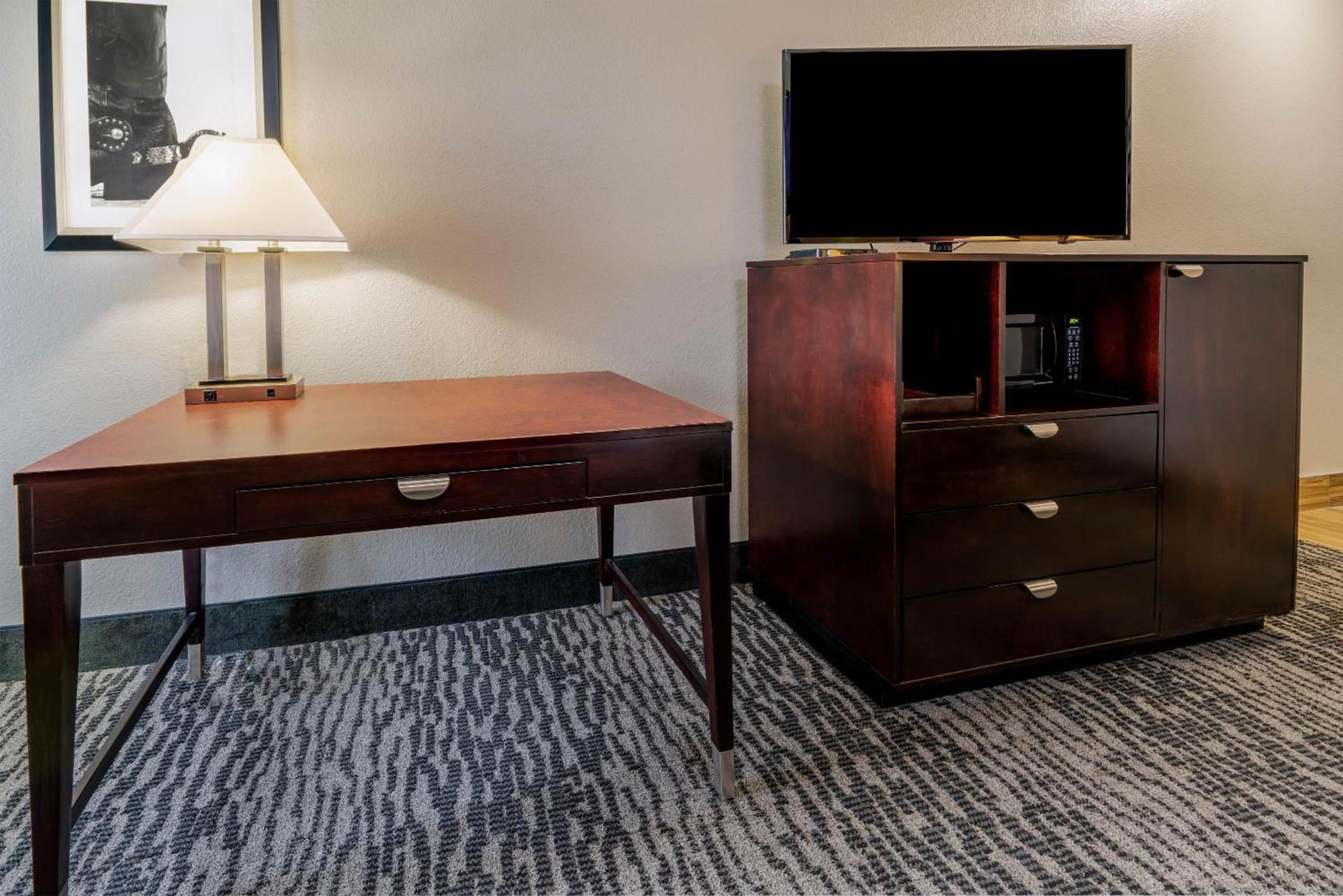 La Quinta by Wyndham DFW Airport West - Bedford photo 29