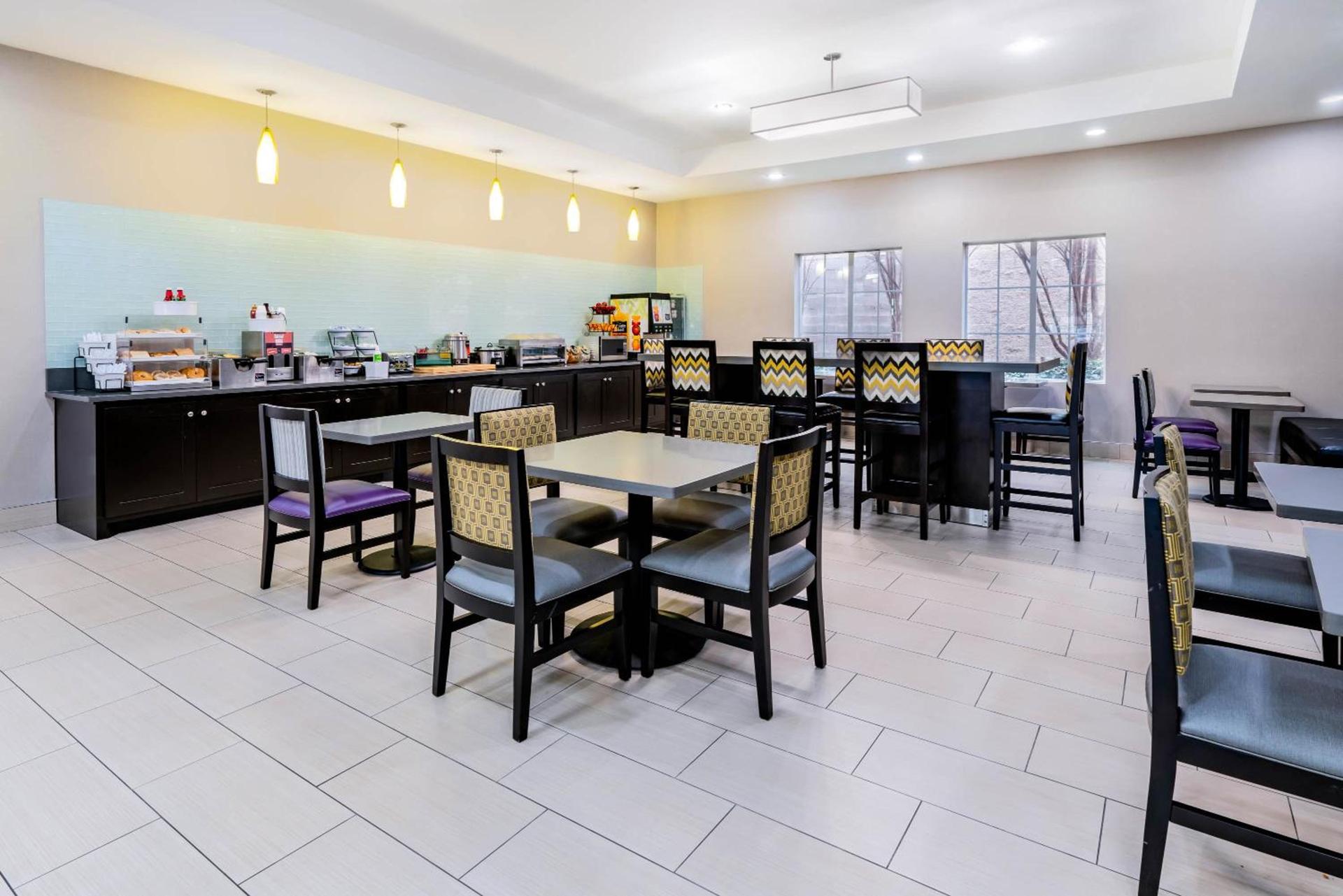 La Quinta by Wyndham DFW Airport West - Bedford photo 8