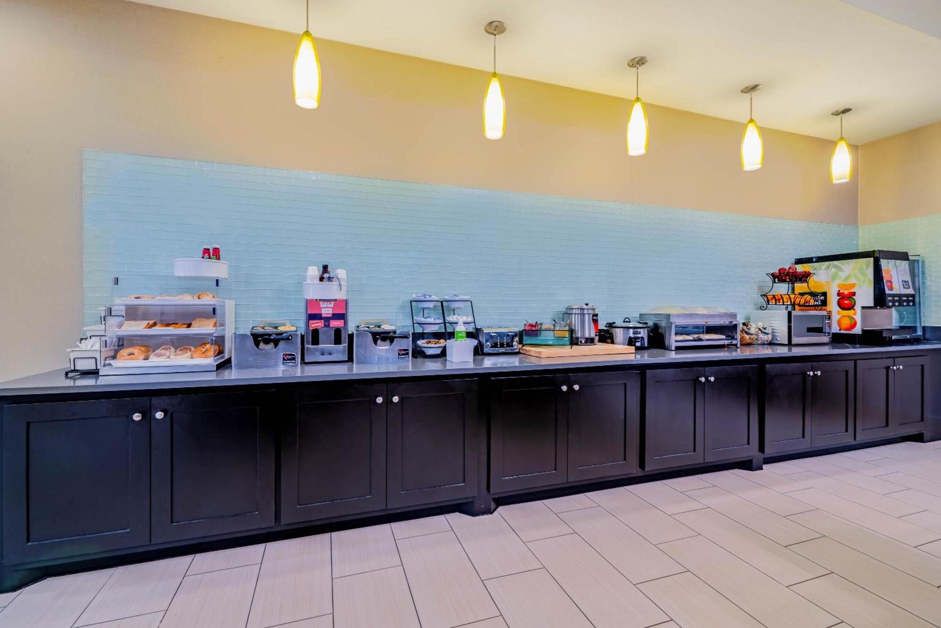 La Quinta by Wyndham DFW Airport West - Bedford photo 7