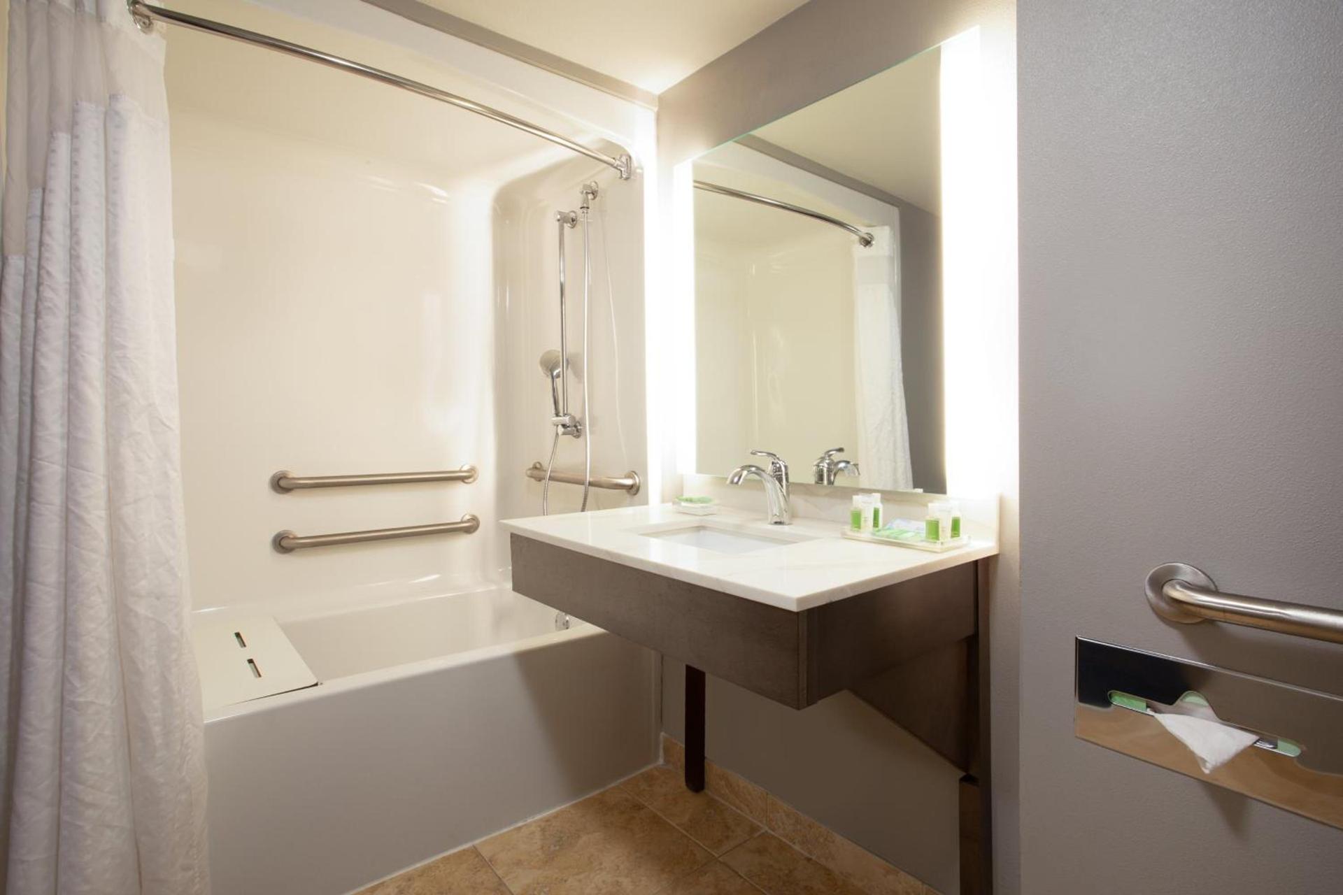 Holiday Inn Valdosta Conference Center by IHG photo 15