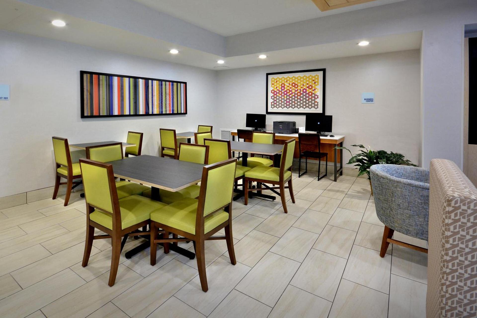 Holiday Inn Express Durham by IHG photo 26
