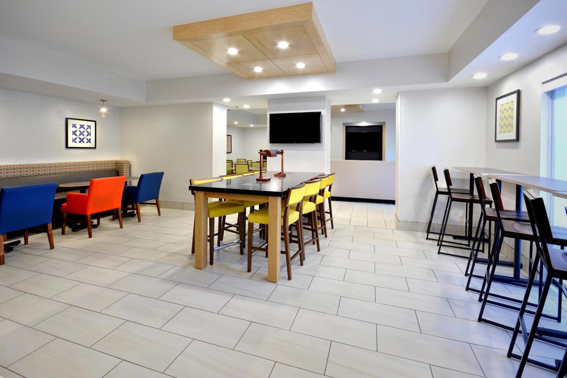 Holiday Inn Express Durham by IHG photo 8