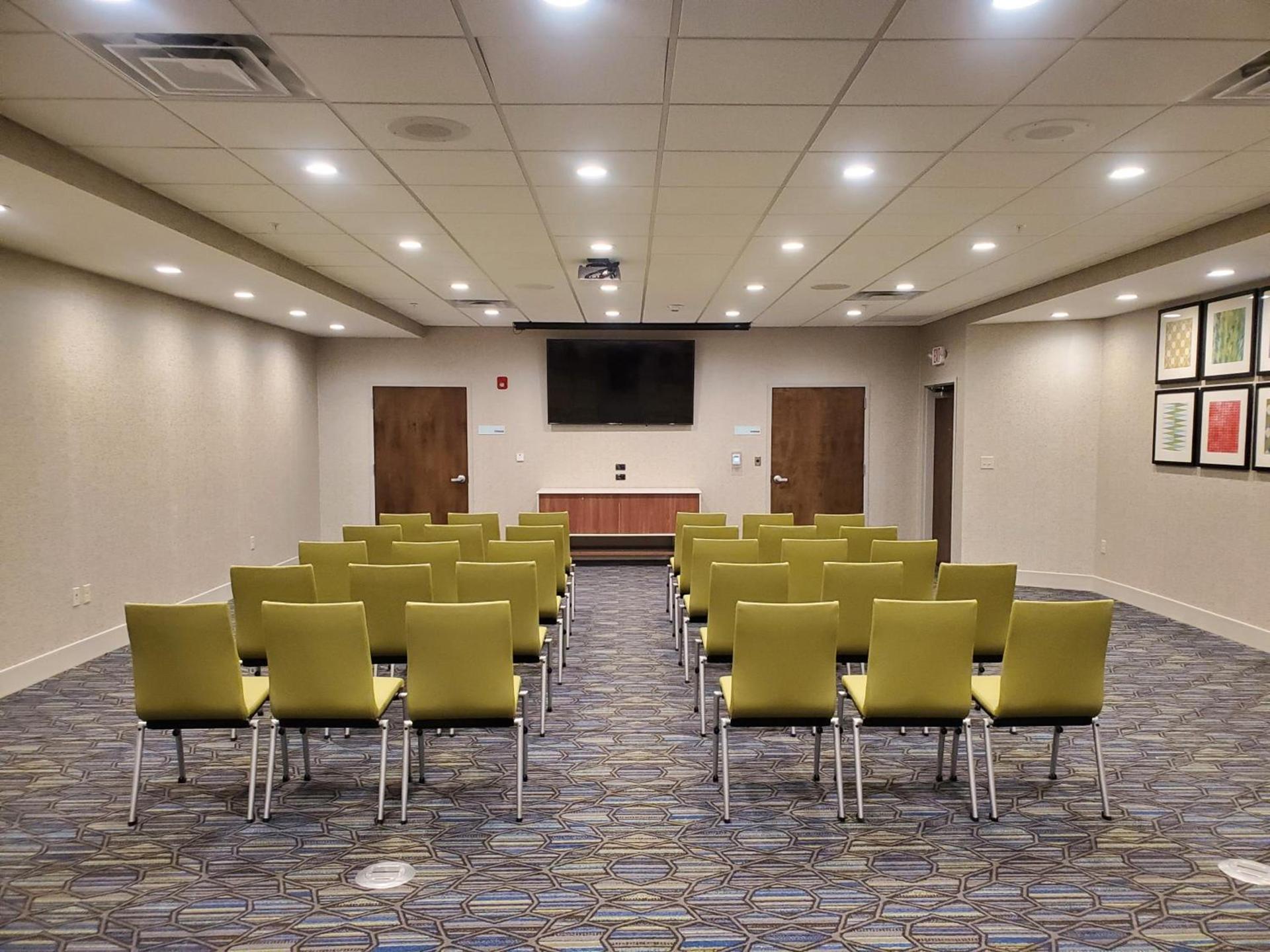 Holiday Inn Express & Suites Sandusky by IHG photo 22
