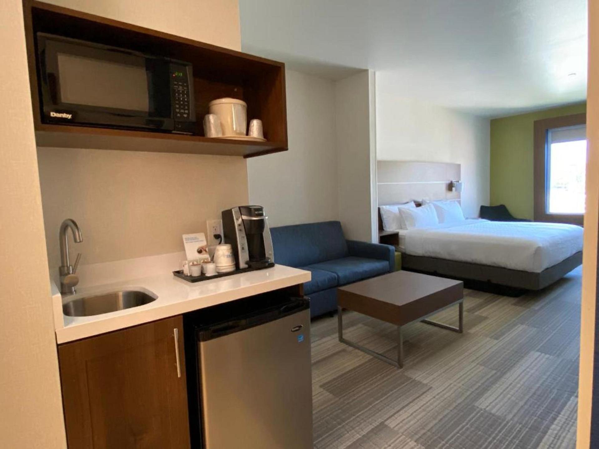 Holiday Inn Express & Suites Beaumont - Oak Valley by IHG photo 29