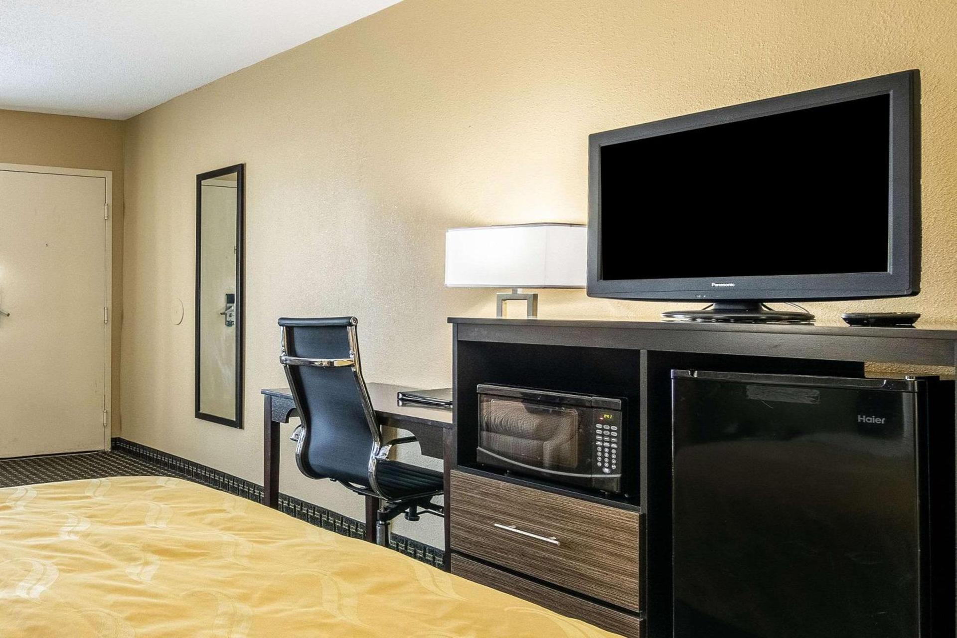 Quality Inn Perry - National Fairgrounds Area photo 31