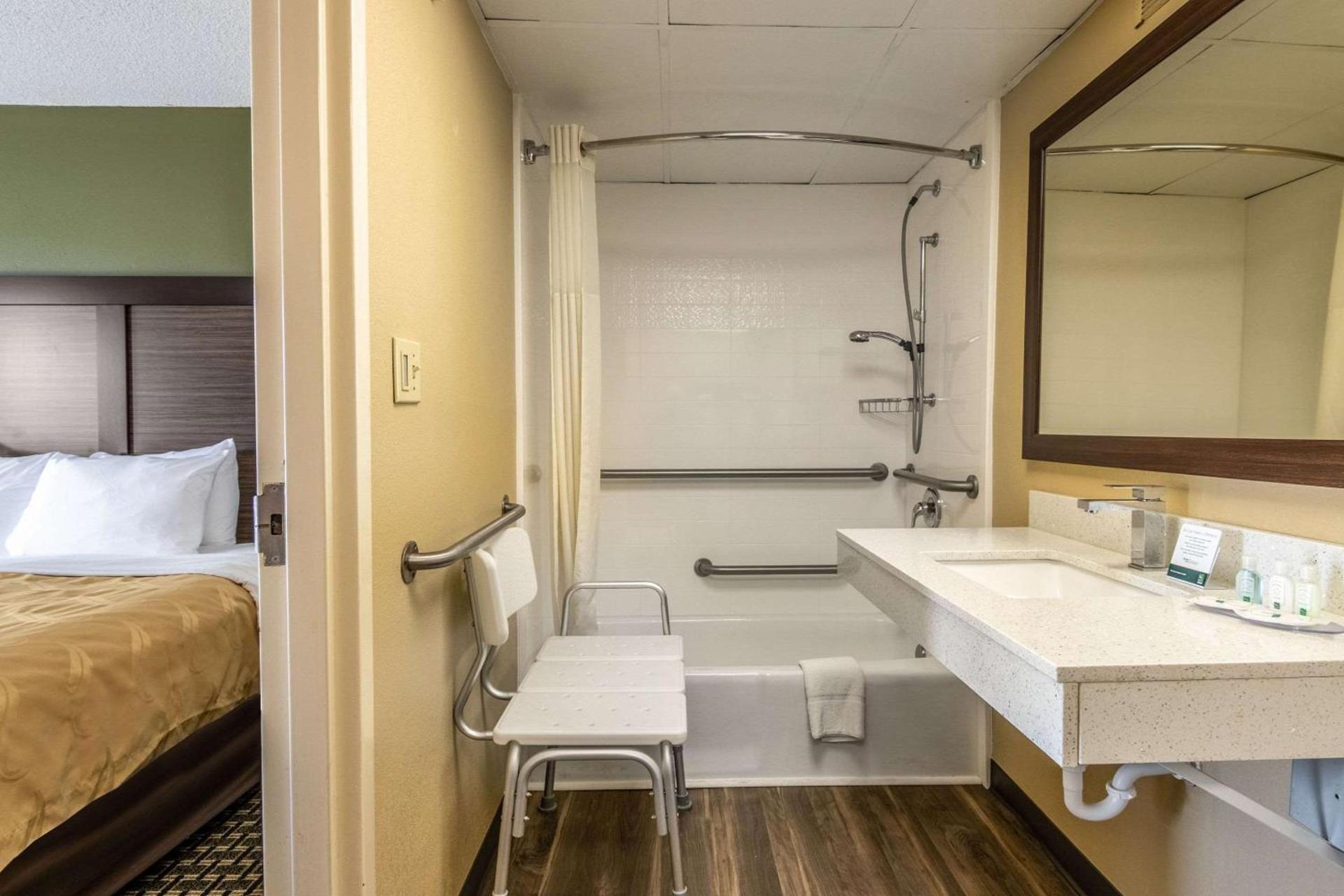 Quality Inn Perry - National Fairgrounds Area photo 32