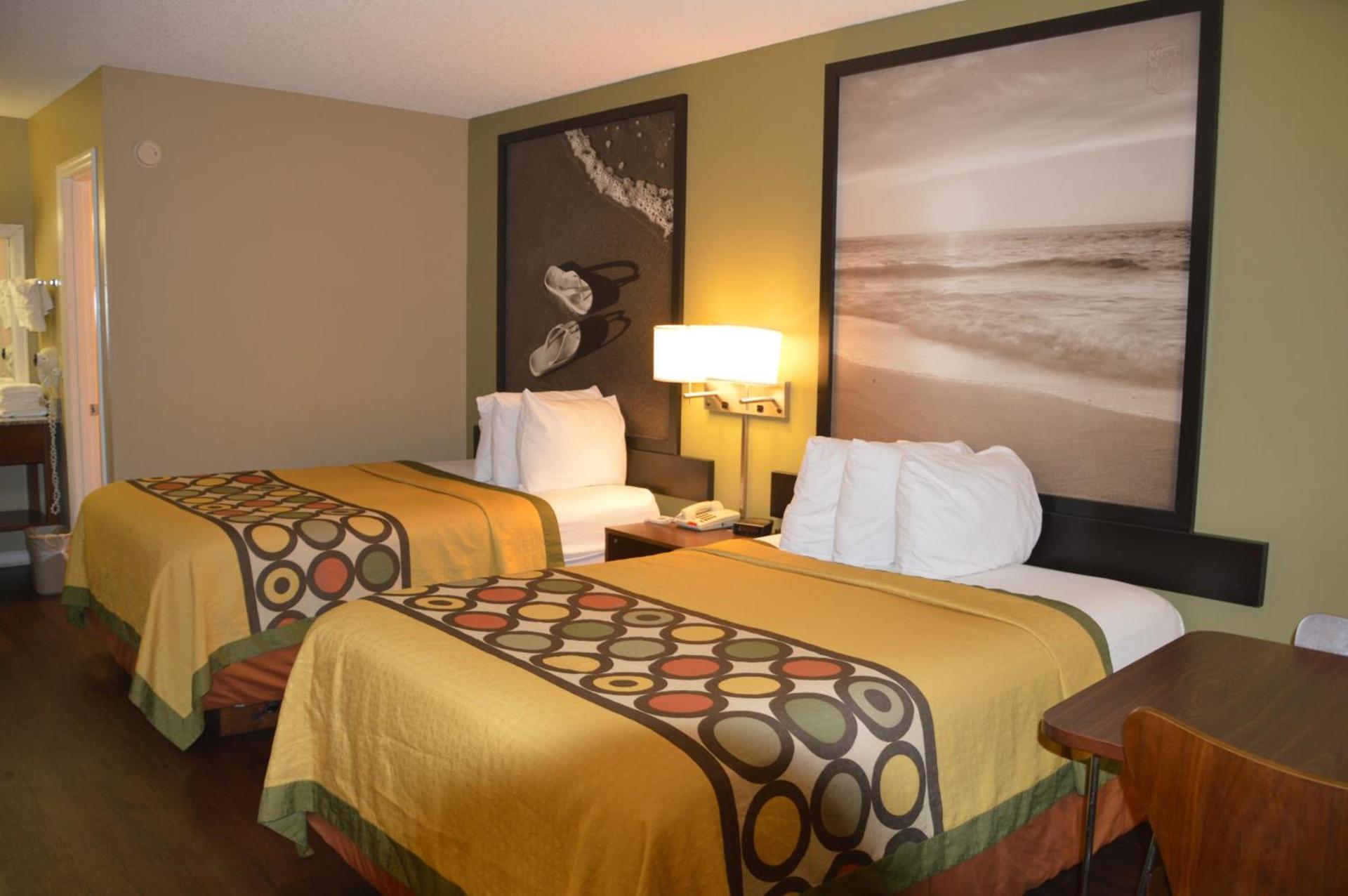 Super 8 by Wyndham Monticello photo 19