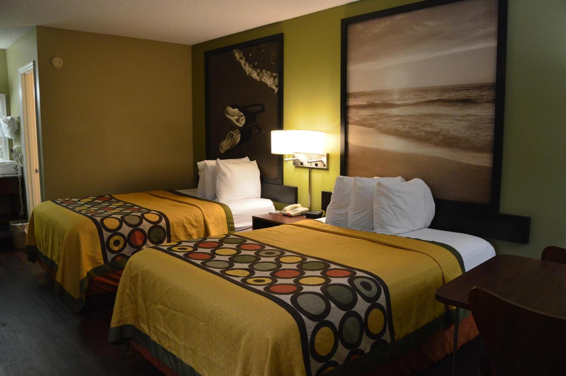 Super 8 by Wyndham Monticello photo 20