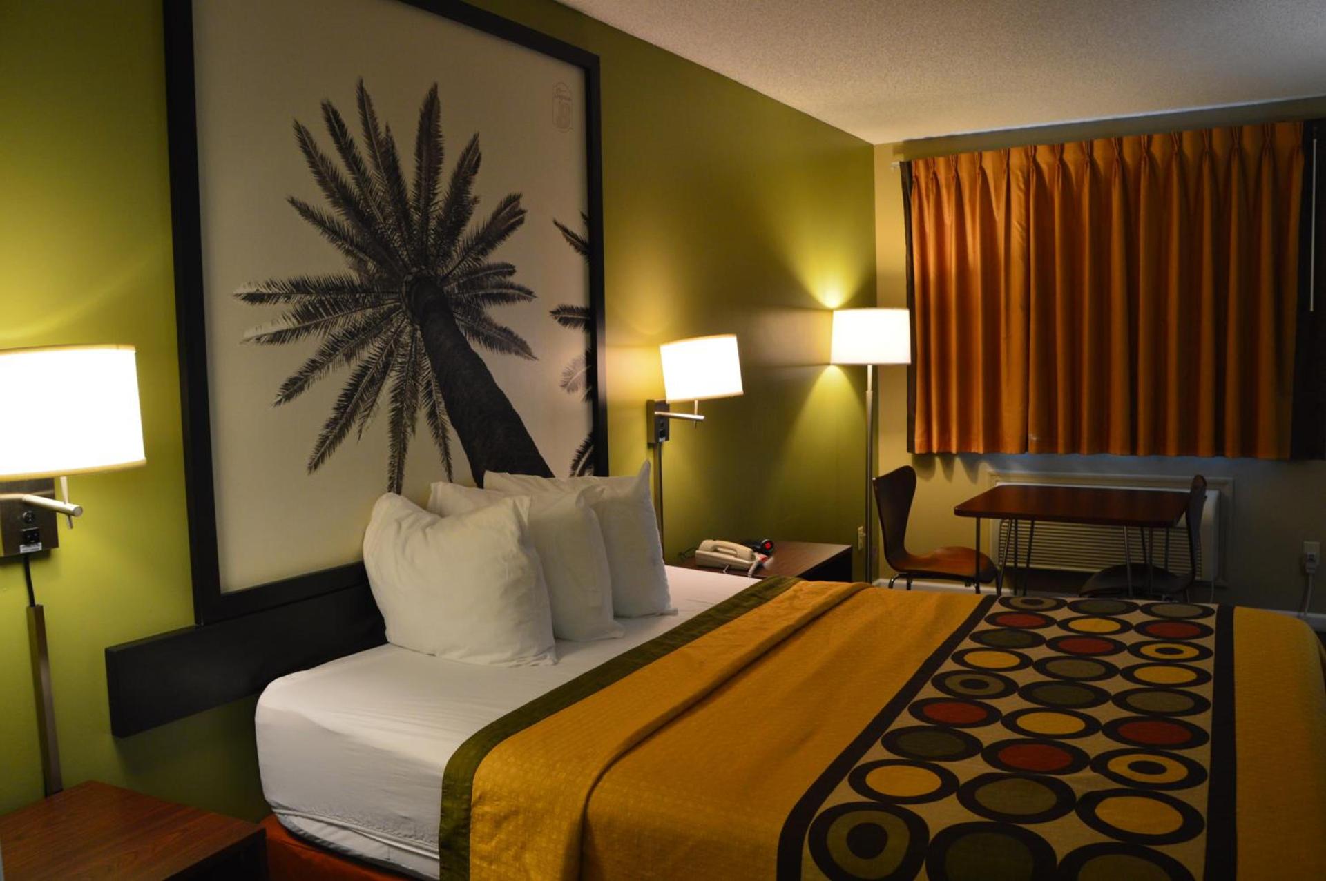 Super 8 by Wyndham Monticello photo 21