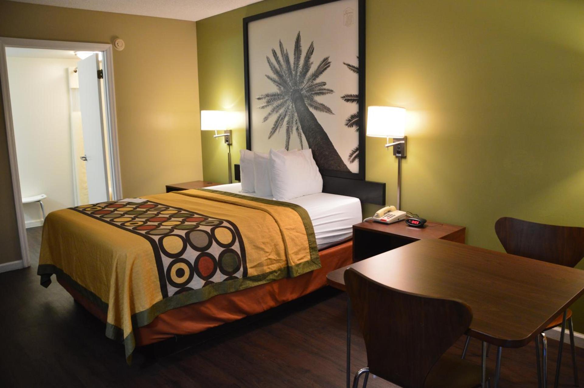 Super 8 by Wyndham Monticello photo 23