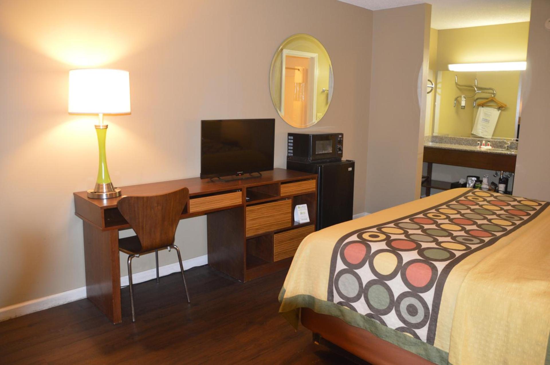 Super 8 by Wyndham Monticello photo 10