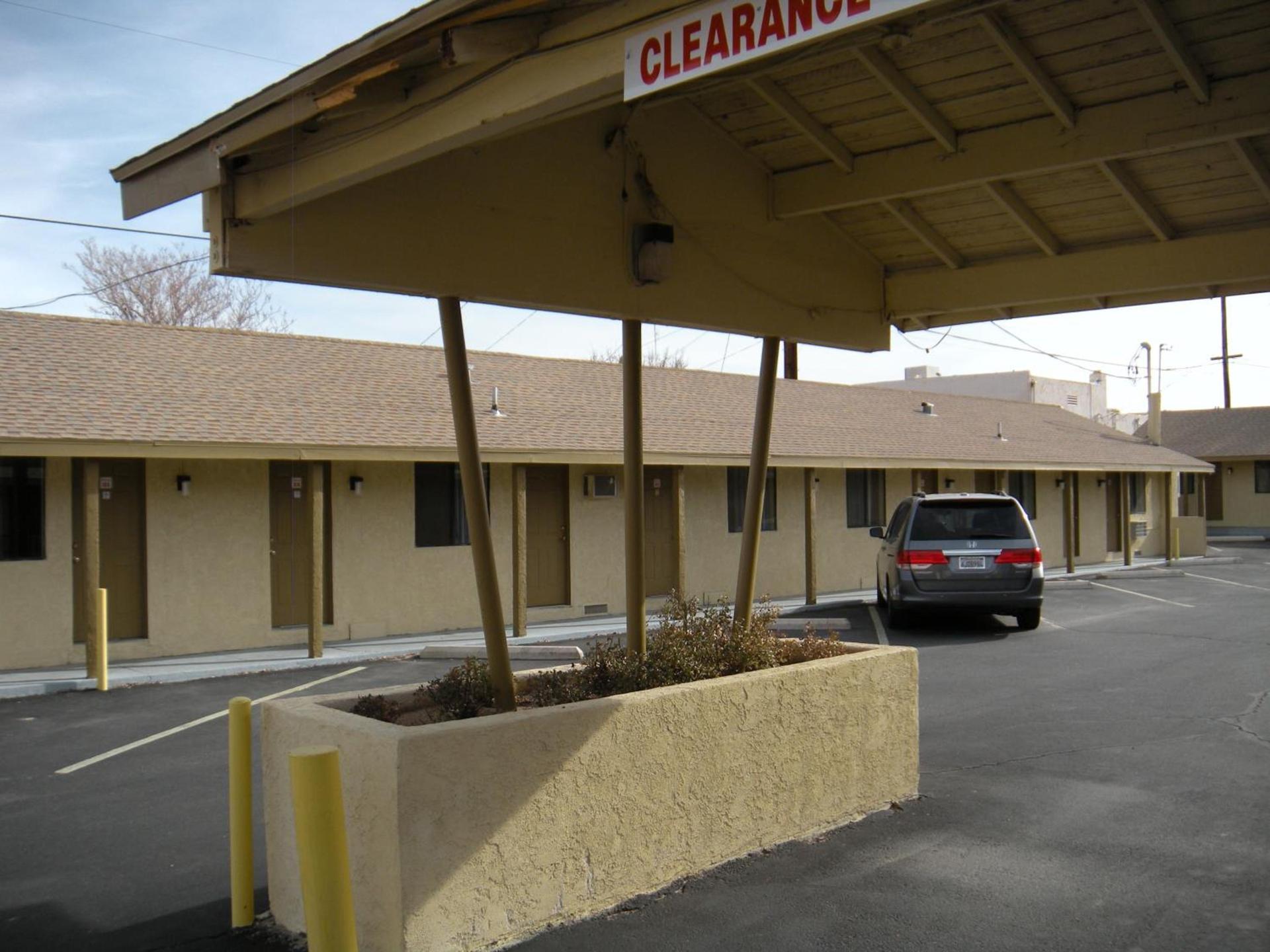 Lone Pine Budget Inn photo 28