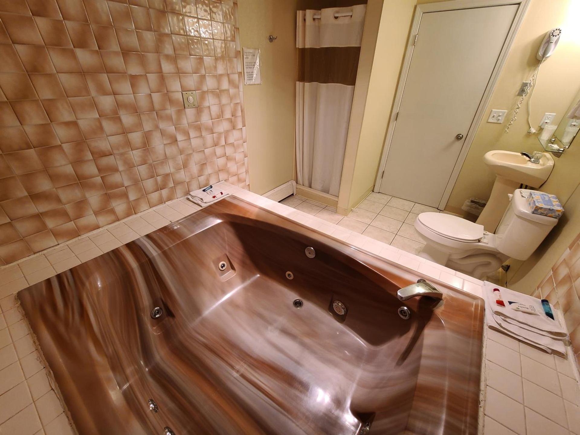Hampton Village Inn photo 34
