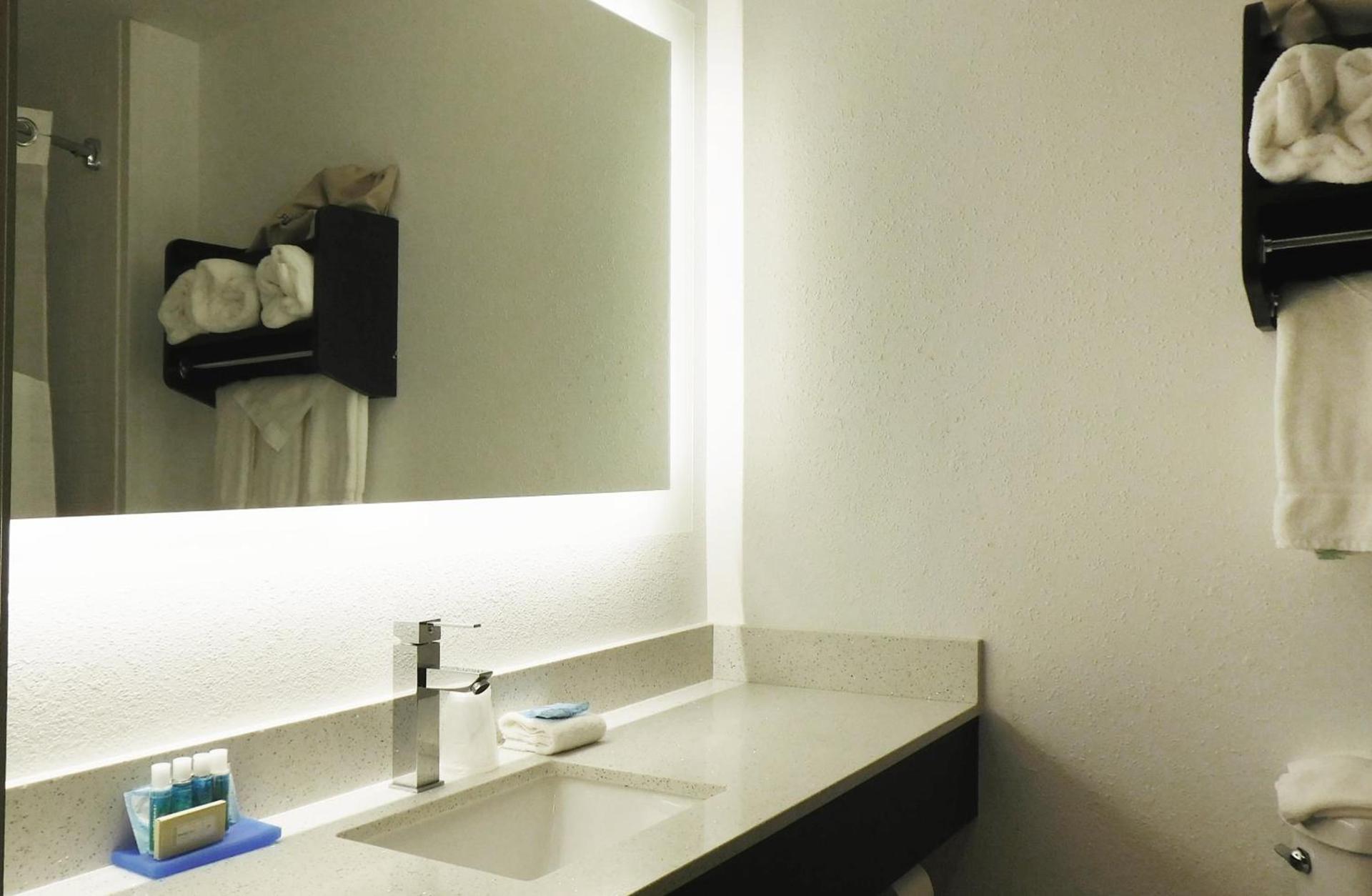 Holiday Inn Express - Coventry S - West Warwick Area by IHG photo 32