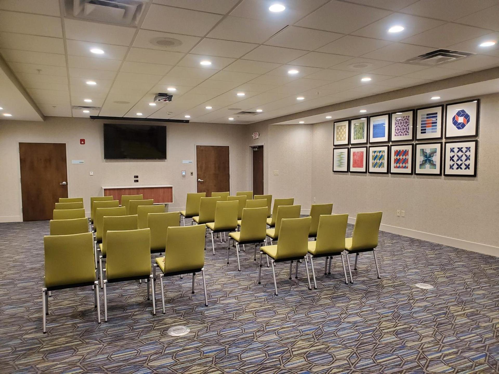 Holiday Inn Express & Suites Sandusky by IHG photo 21