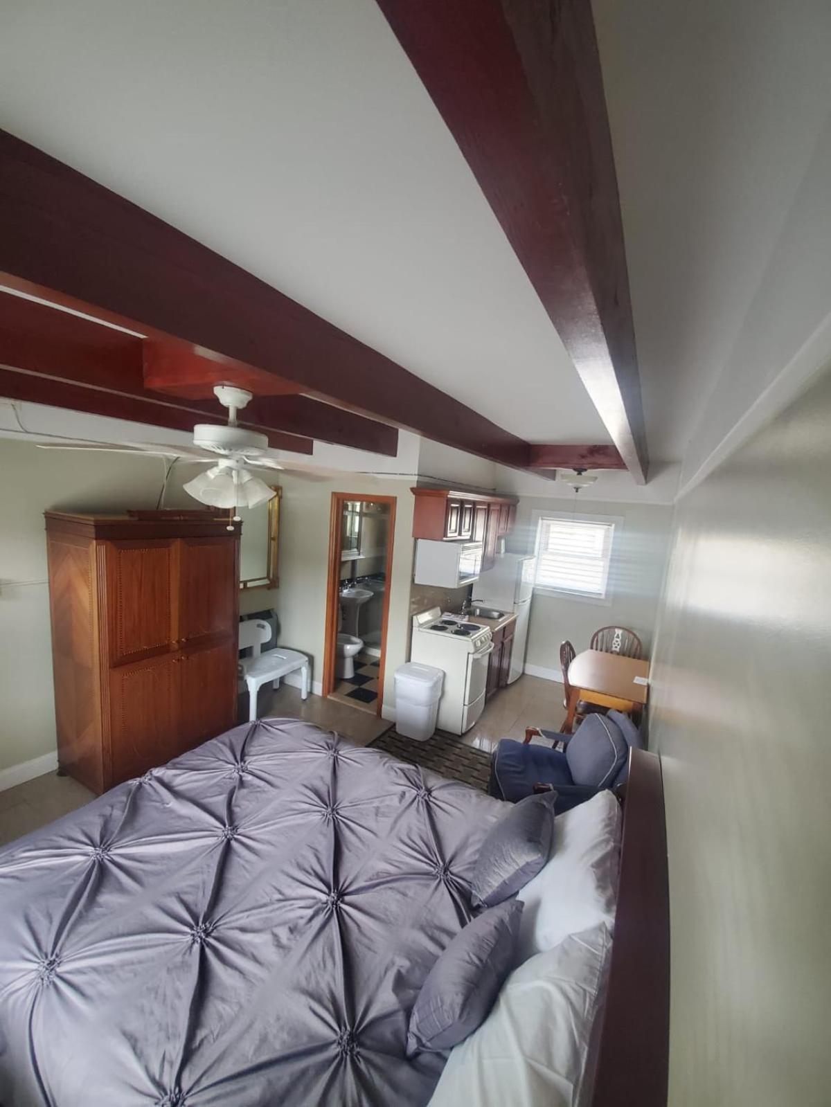 Golden Gate Lodging photo 4