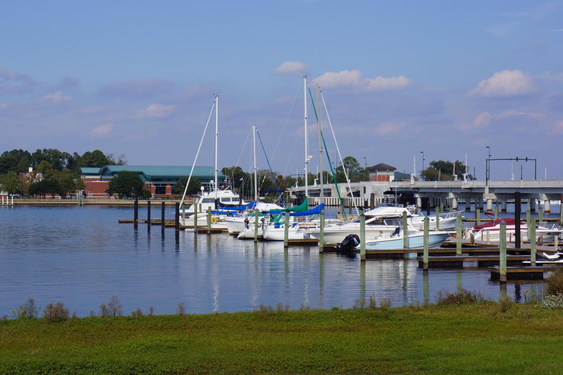 BridgePointe Hotel & Marina photo 2