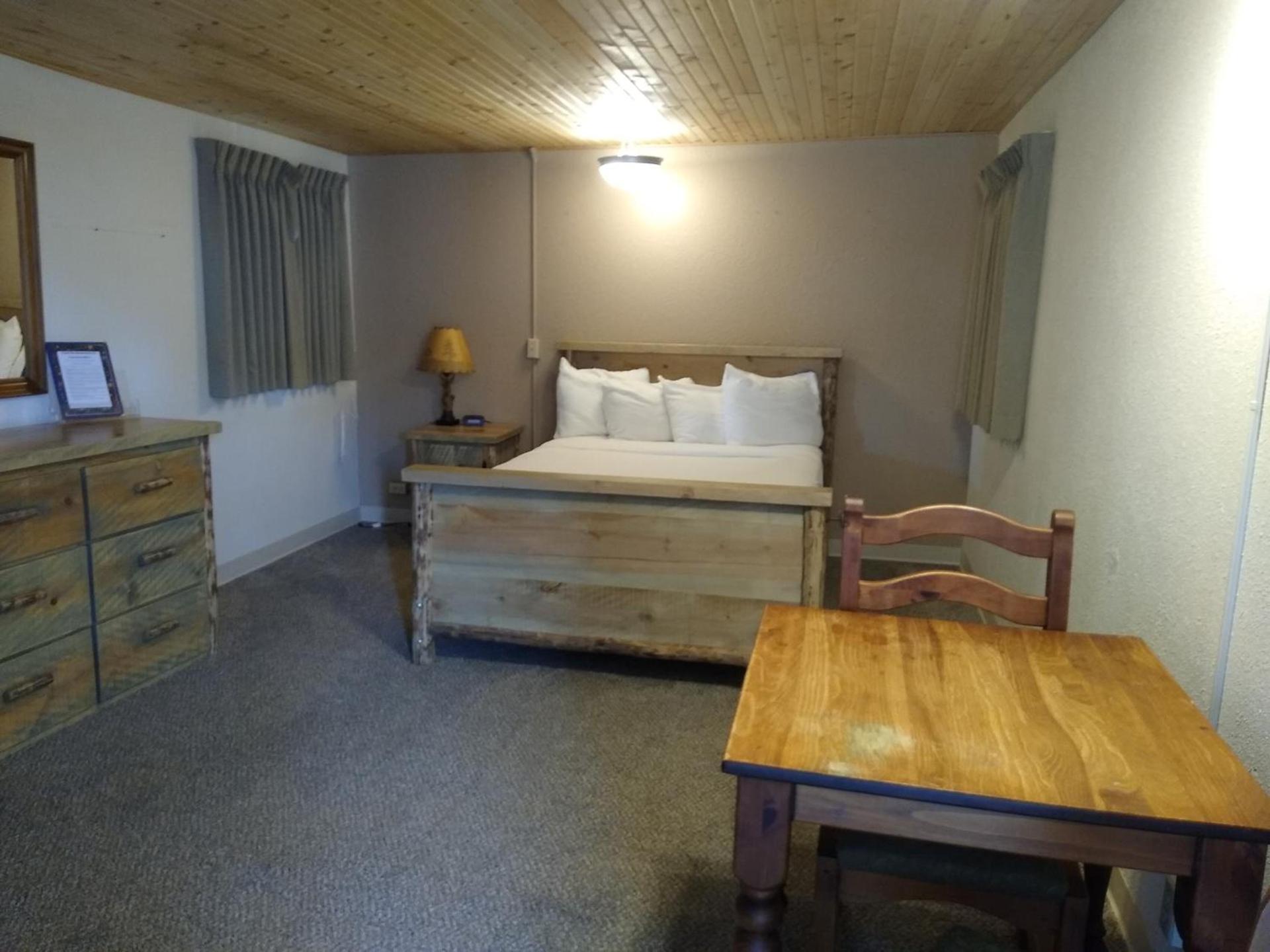 Townhouse Motel photo 24
