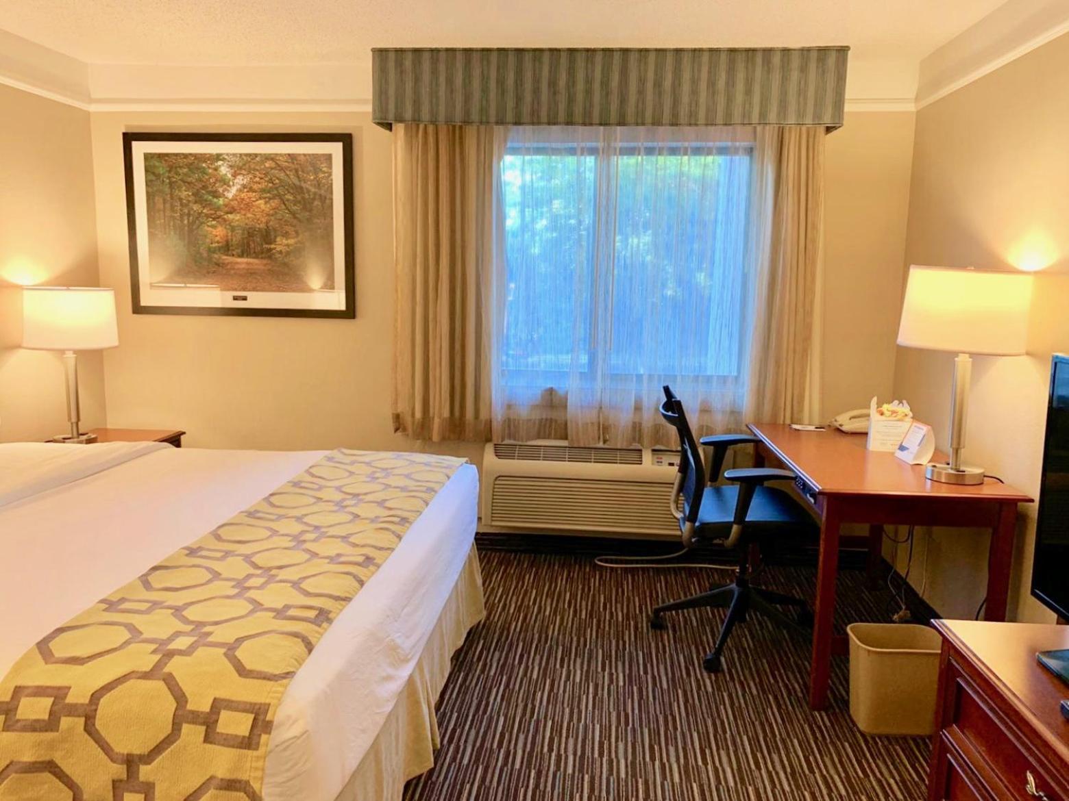 Baymont by Wyndham Texarkana photo 31