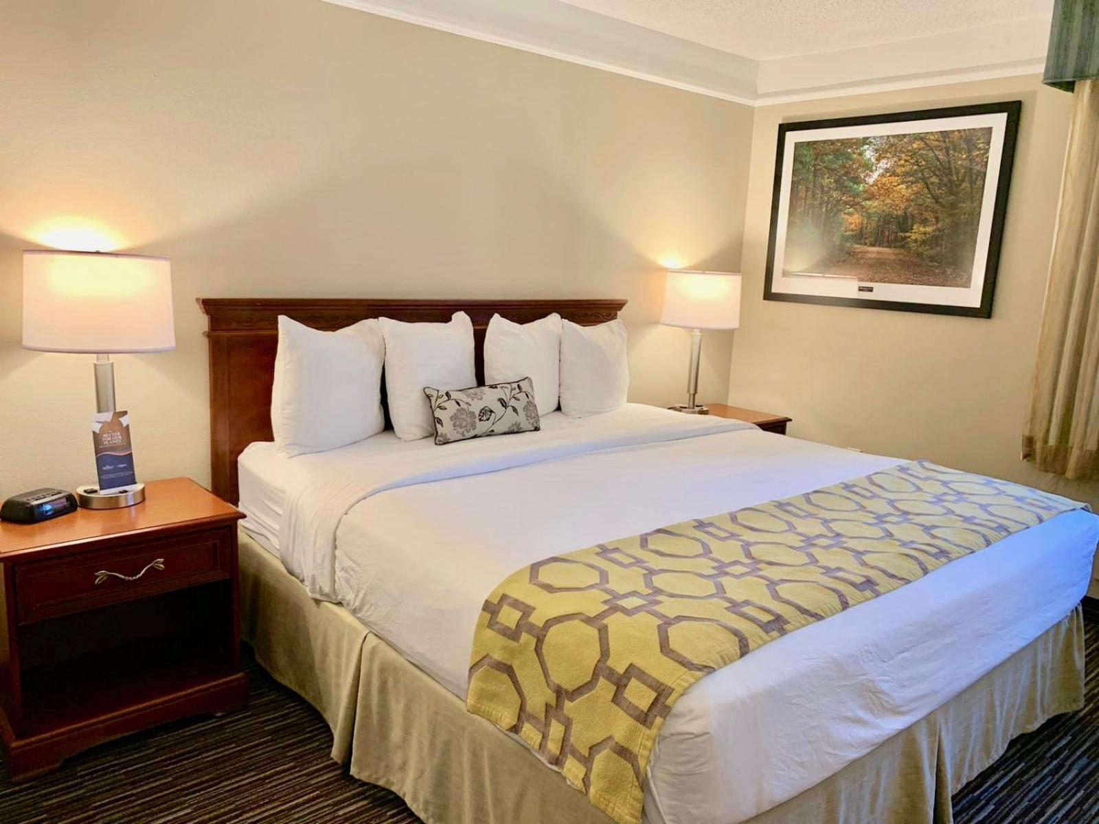 Baymont by Wyndham Texarkana photo 32