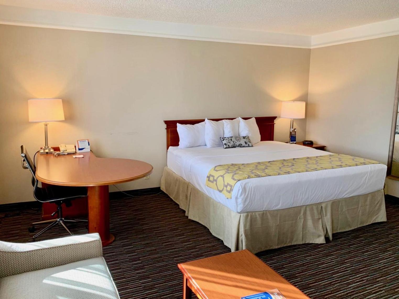 Baymont by Wyndham Texarkana photo 23