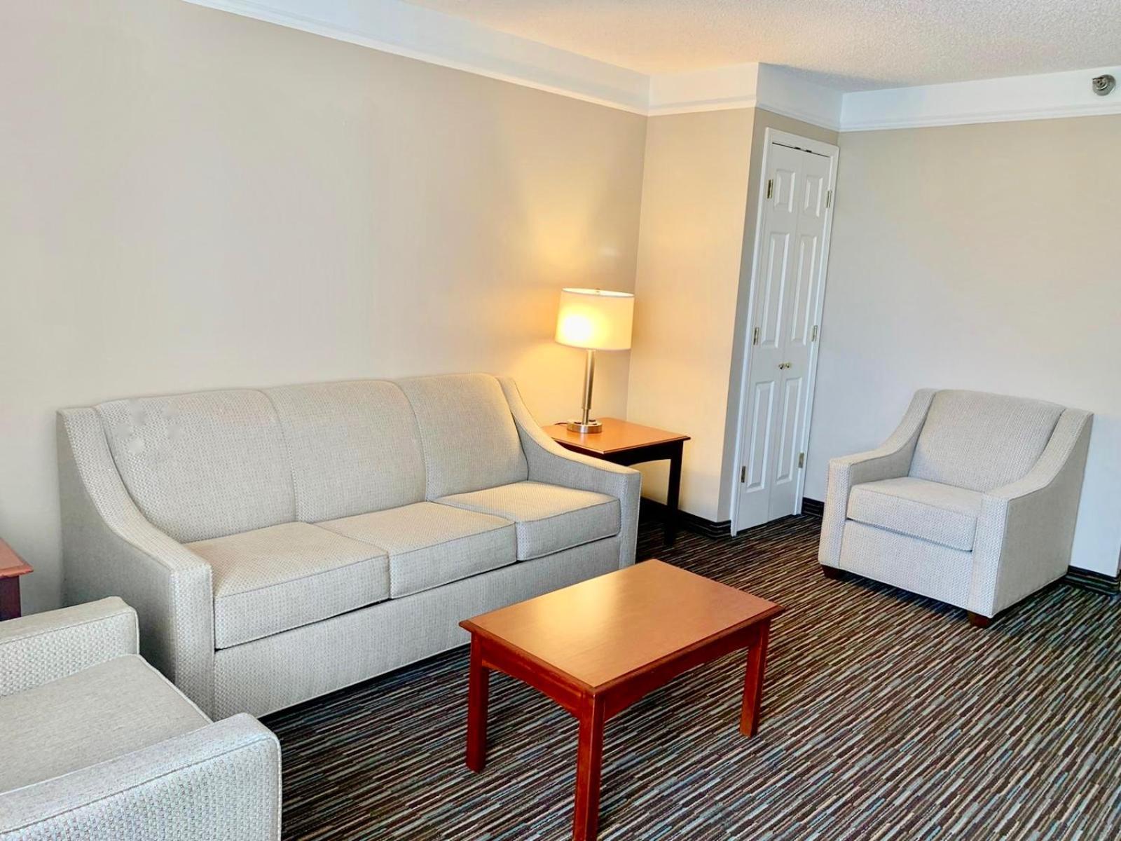 Baymont by Wyndham Texarkana photo 15