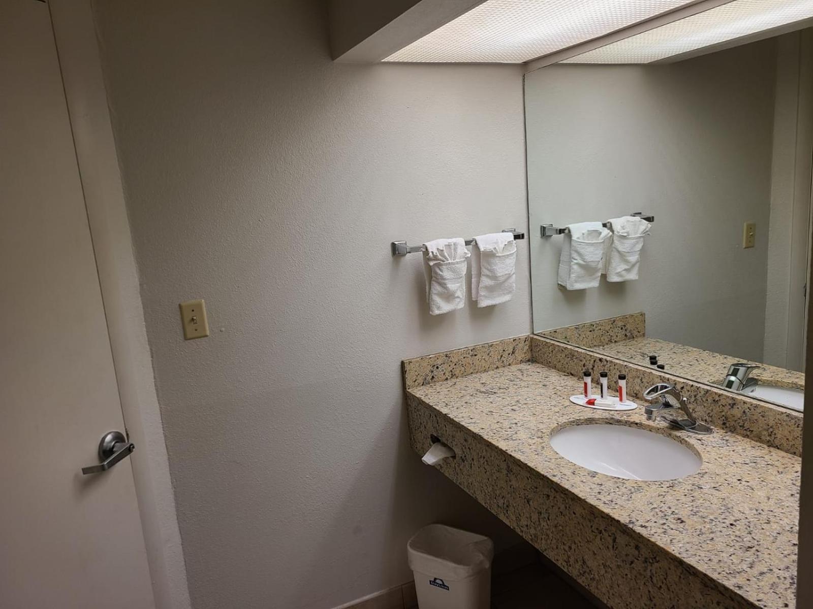 Quality Inn & Suites Orlando East - UCF Area photo 40