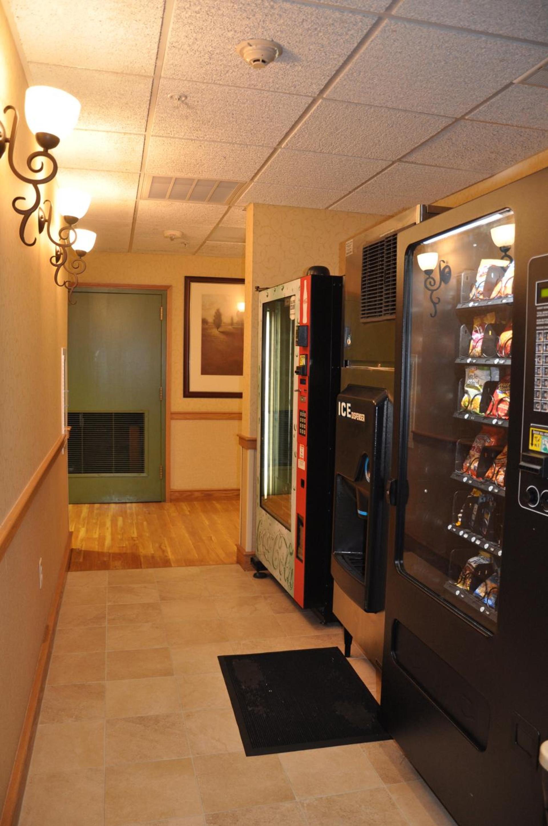 Country Inn & Suites by Radisson, Covington, LA photo 40
