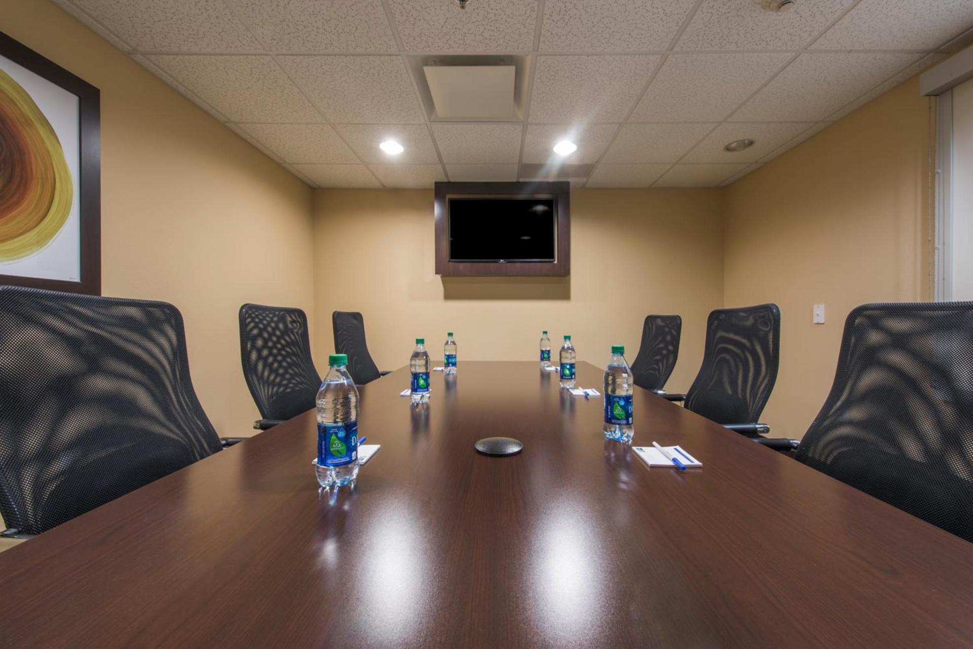 Holiday Inn Express & Suites Colorado Springs Central by IHG photo 72