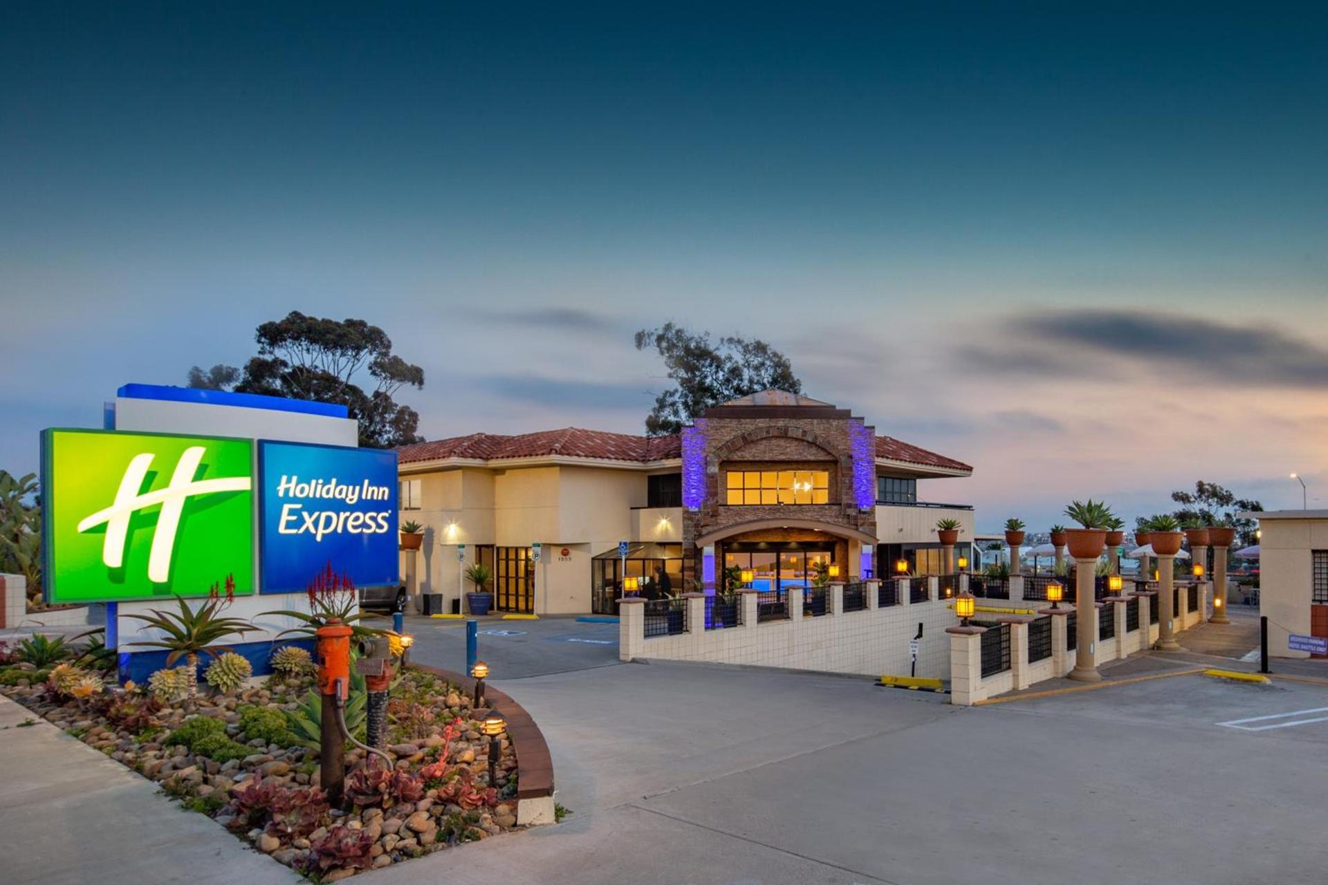 Holiday Inn Express San Diego Airport-Old Town by IHG photo 1